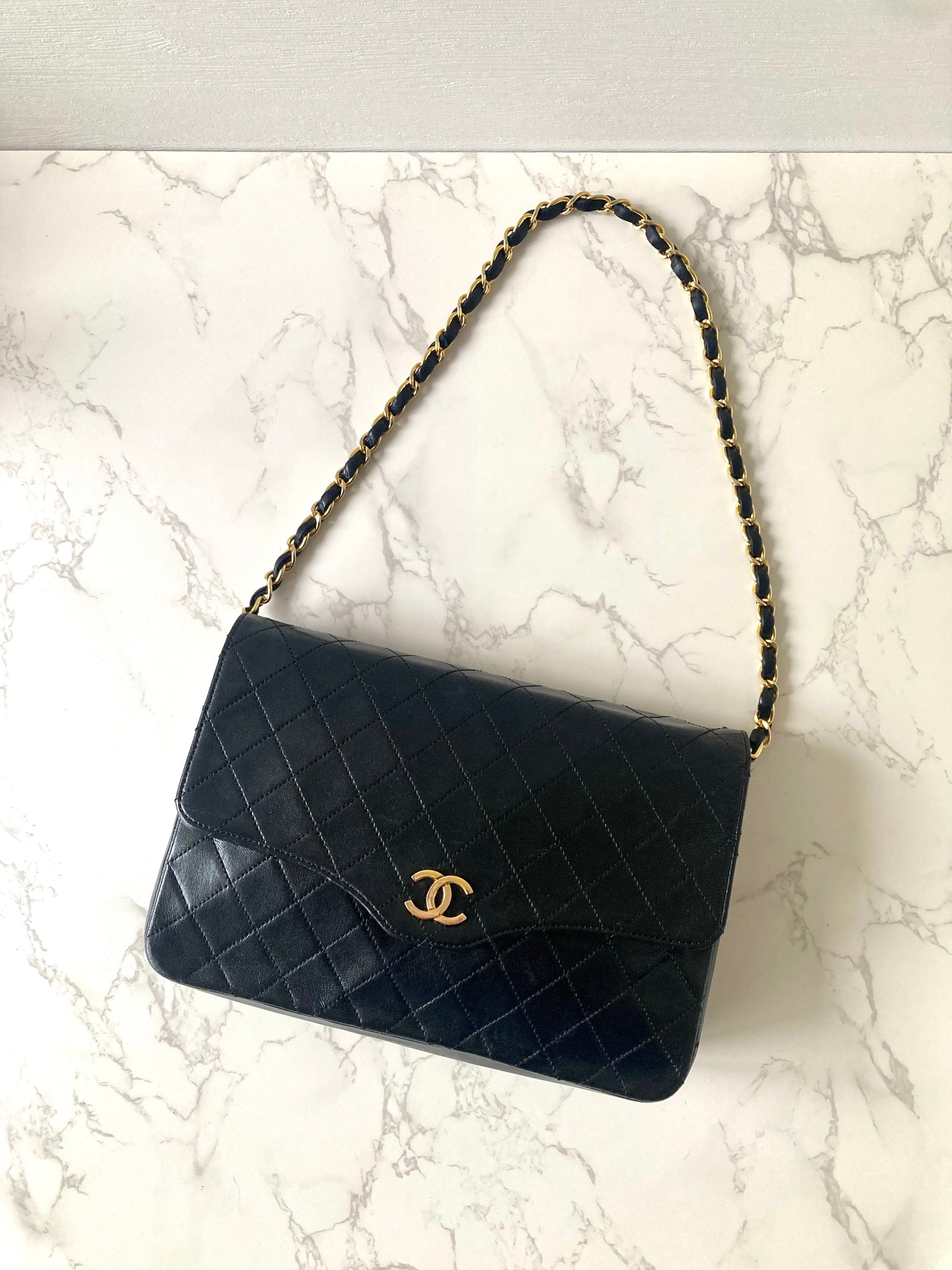 CHANEL Classic 24cm Flap Chain Bag