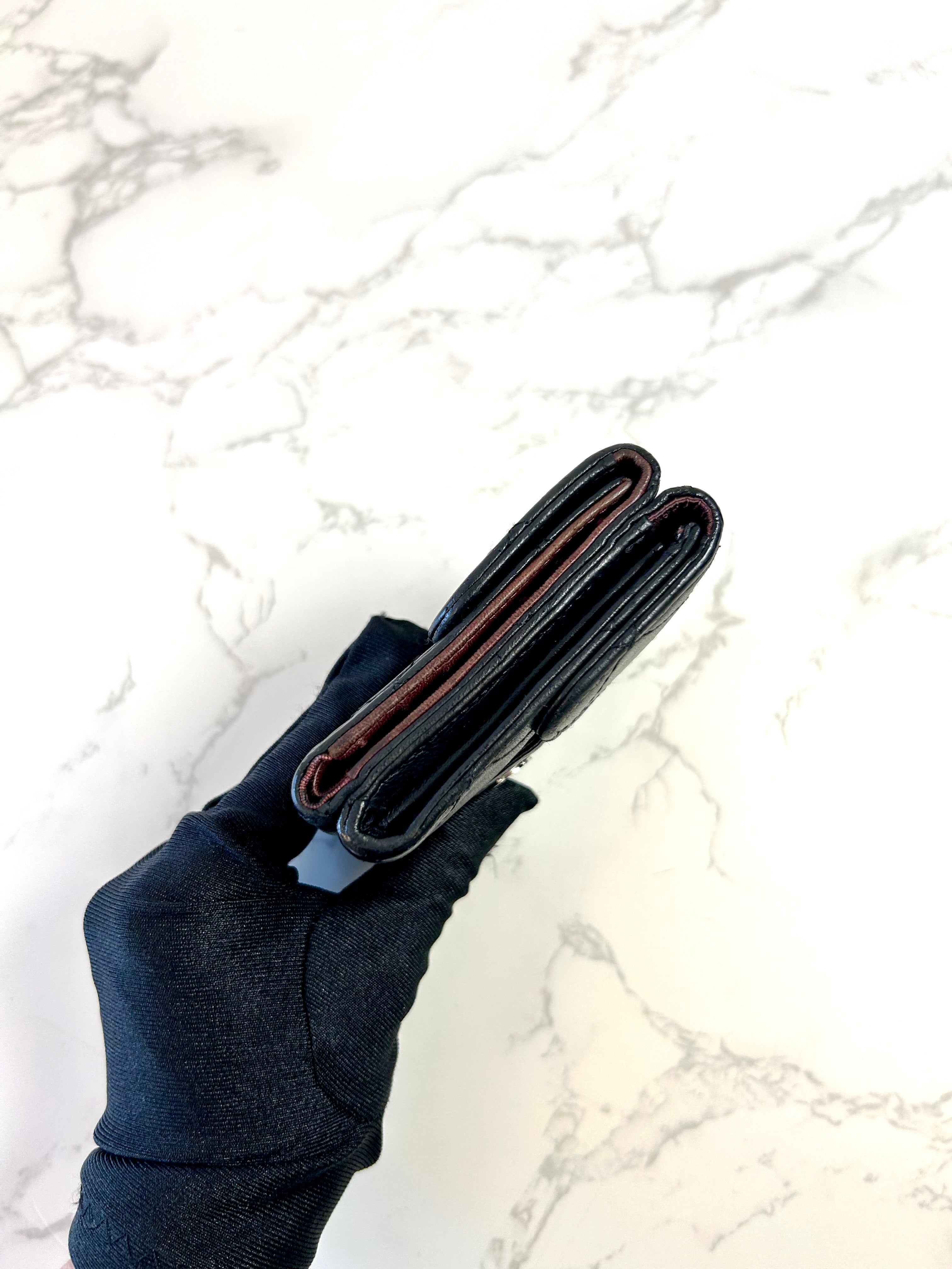 CHANEL double-sided lambskin black silver buckle short wallet / wallet