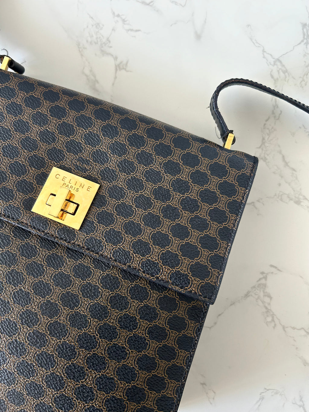 CELINE rare black old flower gold rotating buckle leather Kelly side bag / oblique bag