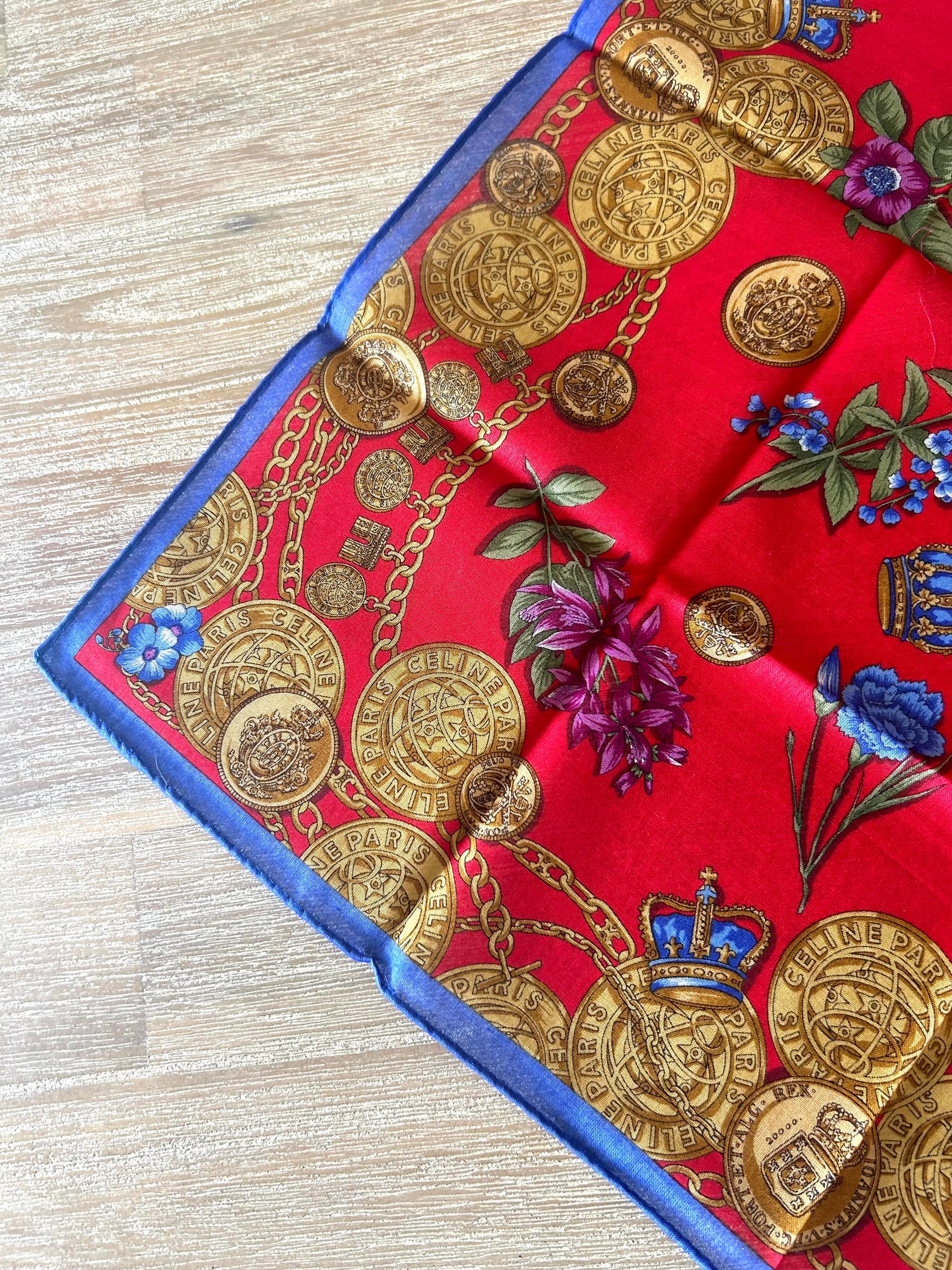 女神節滿額 HKD$3888贈品 - CELINE紅藍金幣方型絲巾 46x46cm