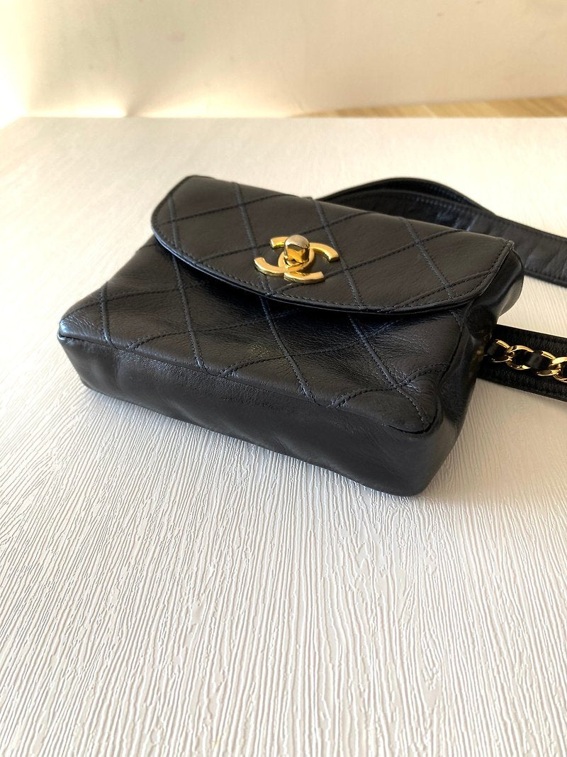 CHANEL rare black leather gold swivel buckle belt bag/side bag/clutch