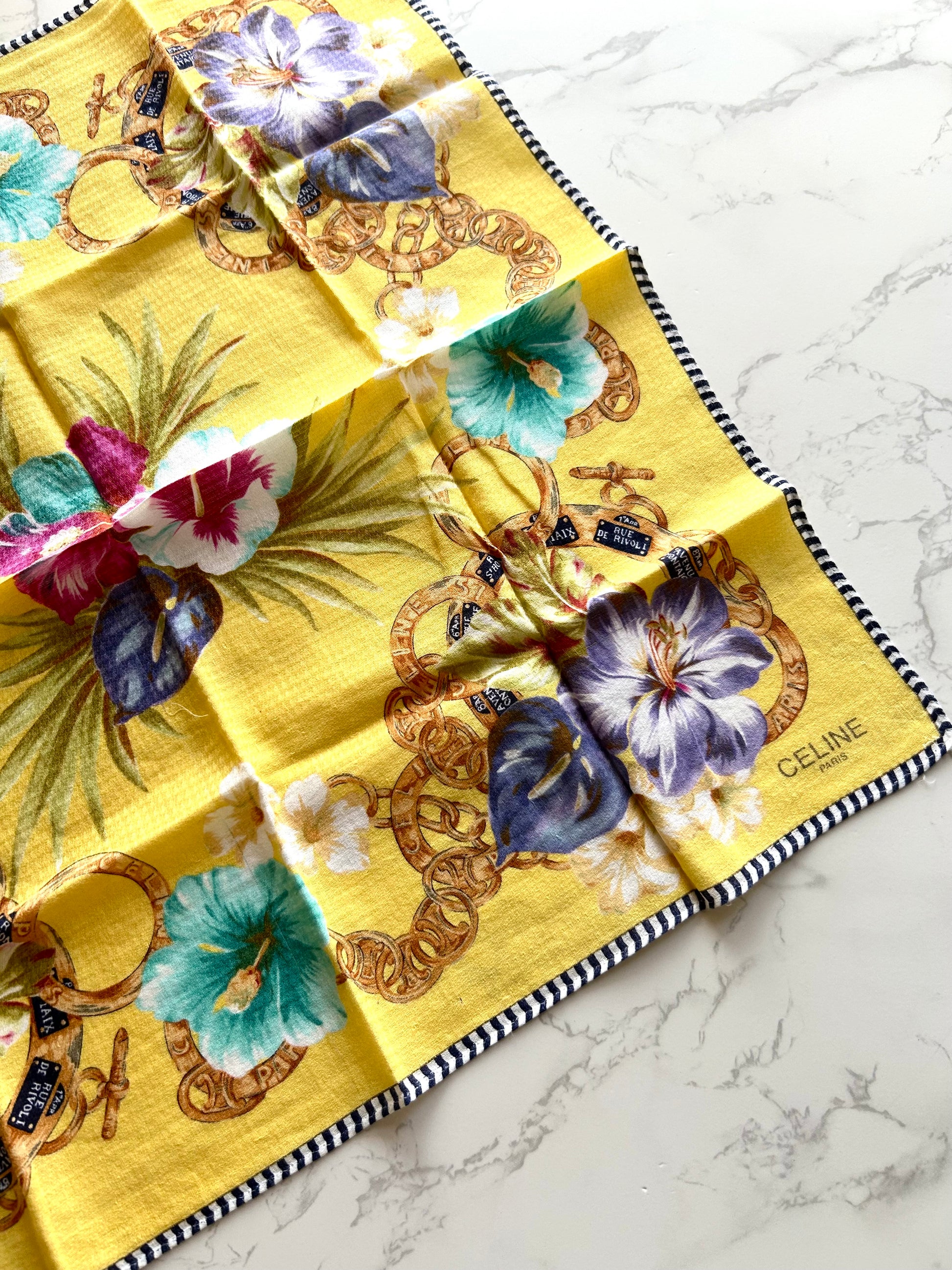 CELINE 中古方型絲巾（約46x46cm)（隨機款式）· 新春禮品