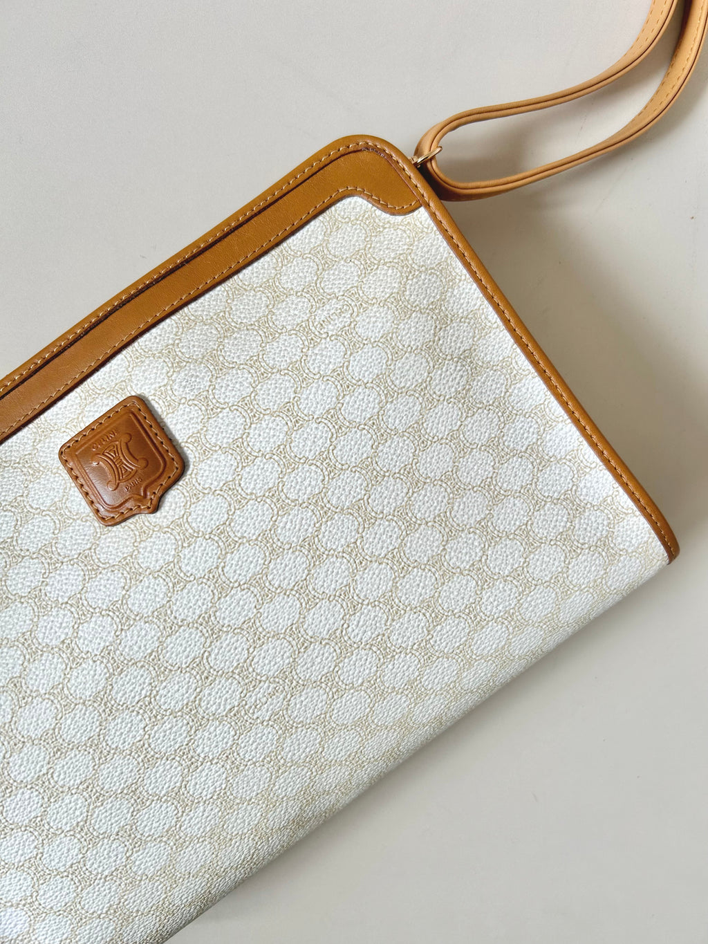 CELINE rare white old flower leather square small bag/clutch/side bag/crossbody bag