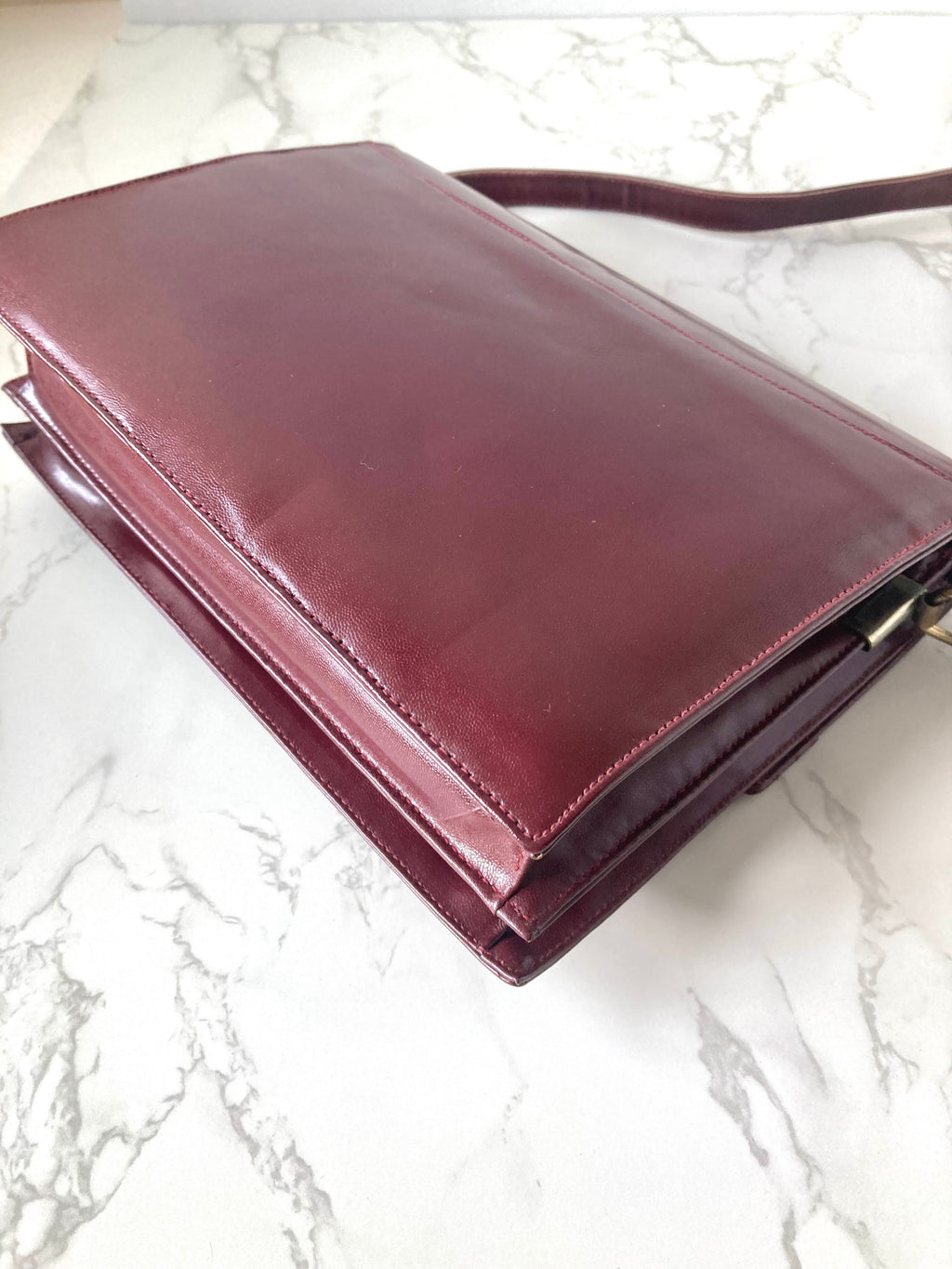 CARTIER Must De Cartier Burgundy Envelope Crossbody / Shoulder Bag