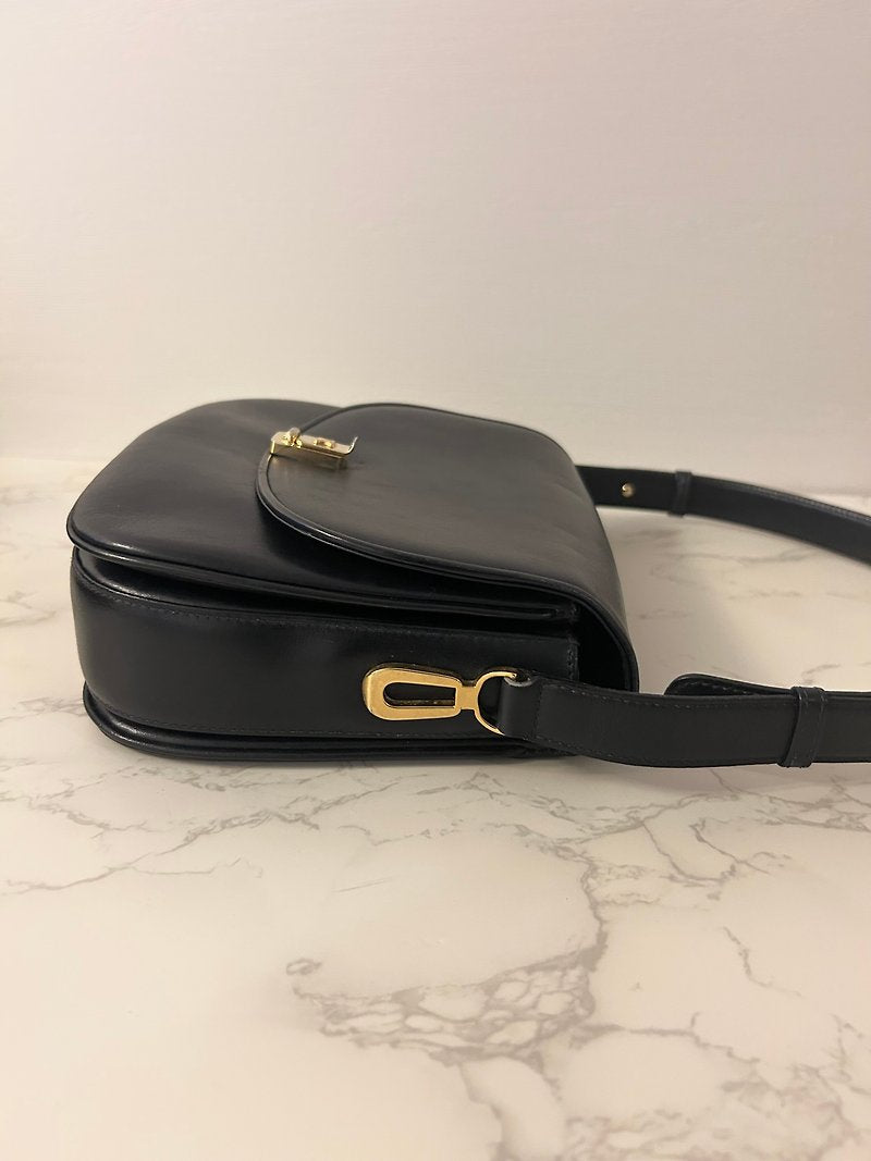 CELINE black leather gold Arc de Triomphe buckle small bag/shoulder bag/side backpack/