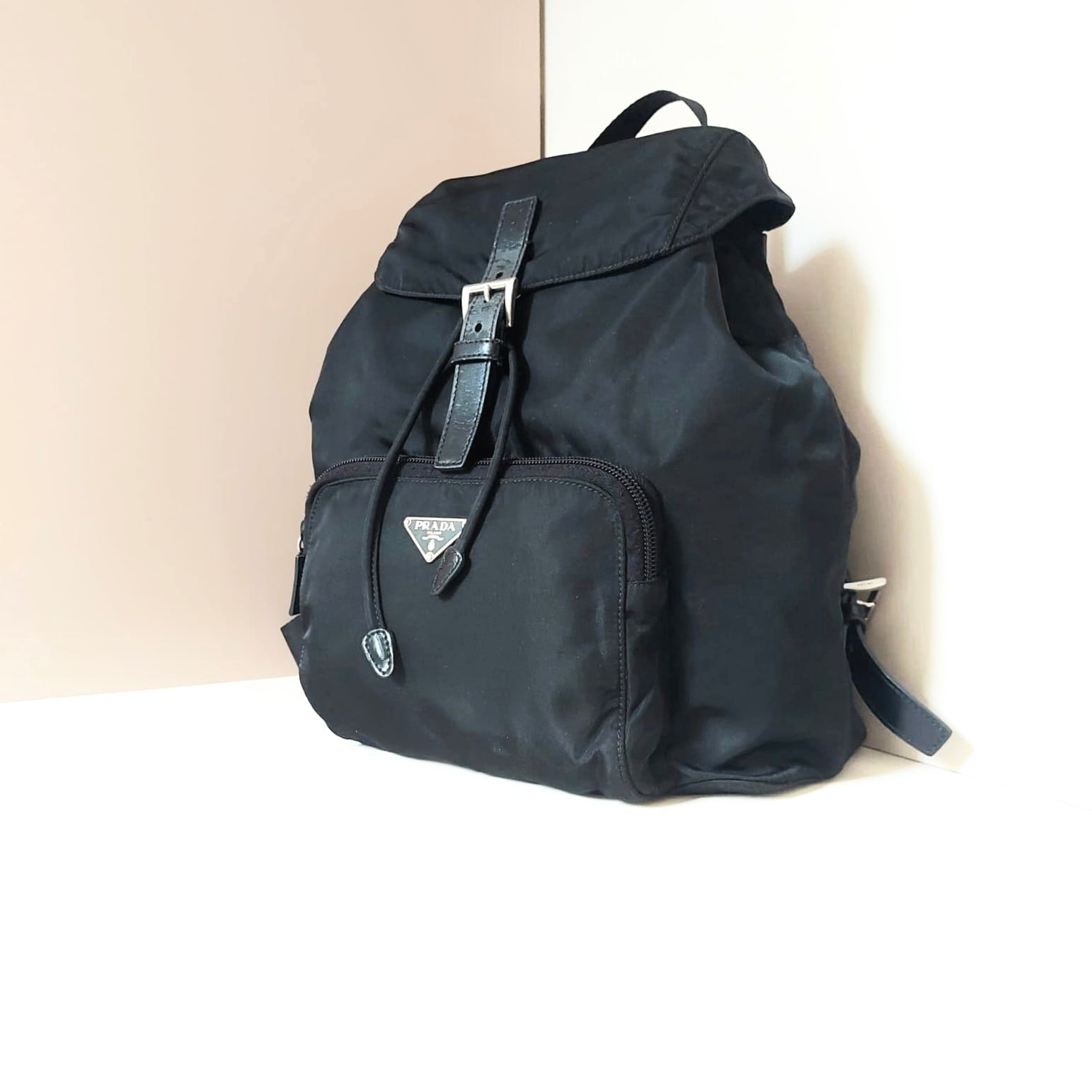 PRADA black silver triangle classic nylon men's and women's backpack/backpack