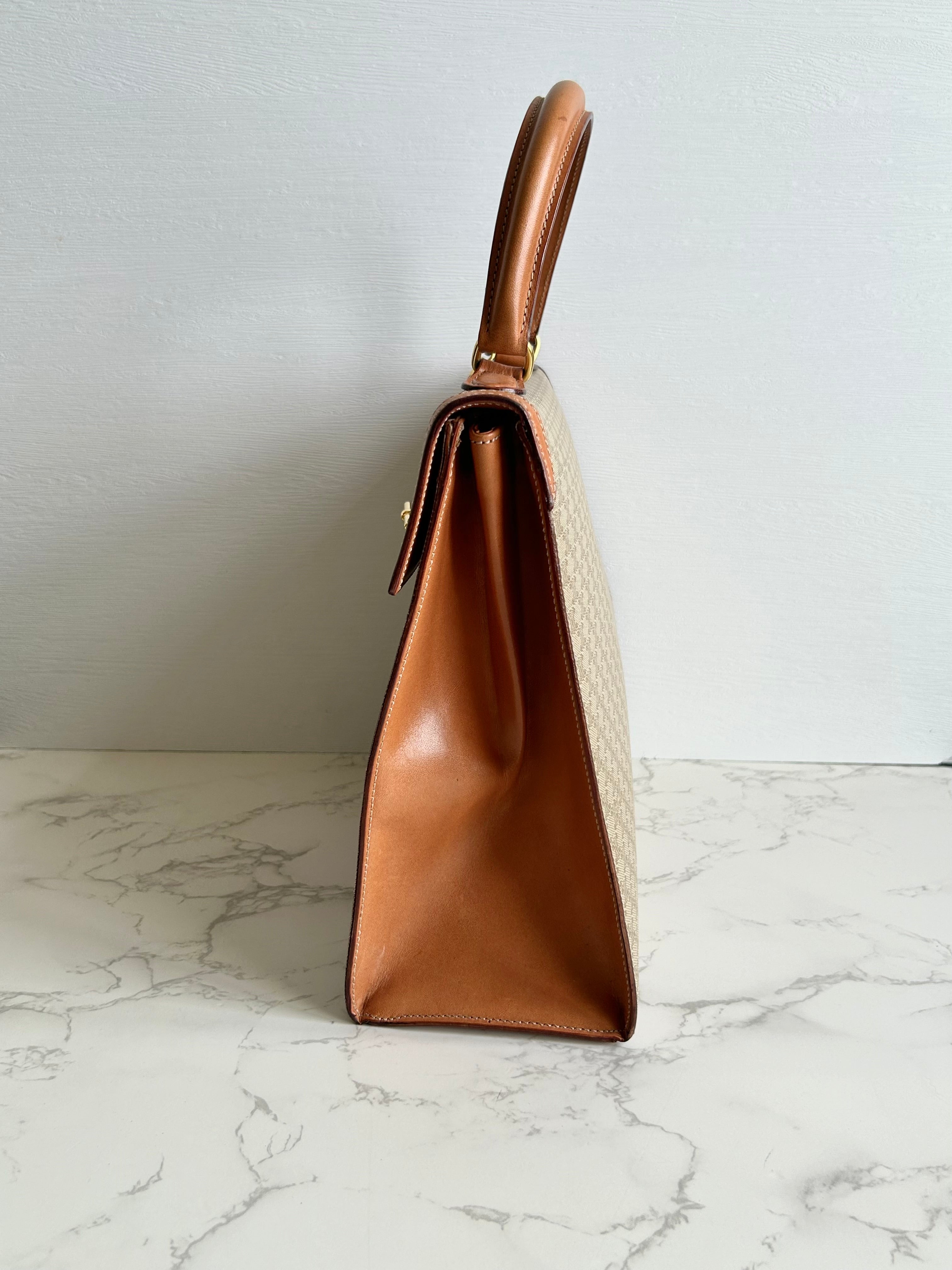 CELINE rare beige old flower Kelly side bag / oblique backpack / handbag