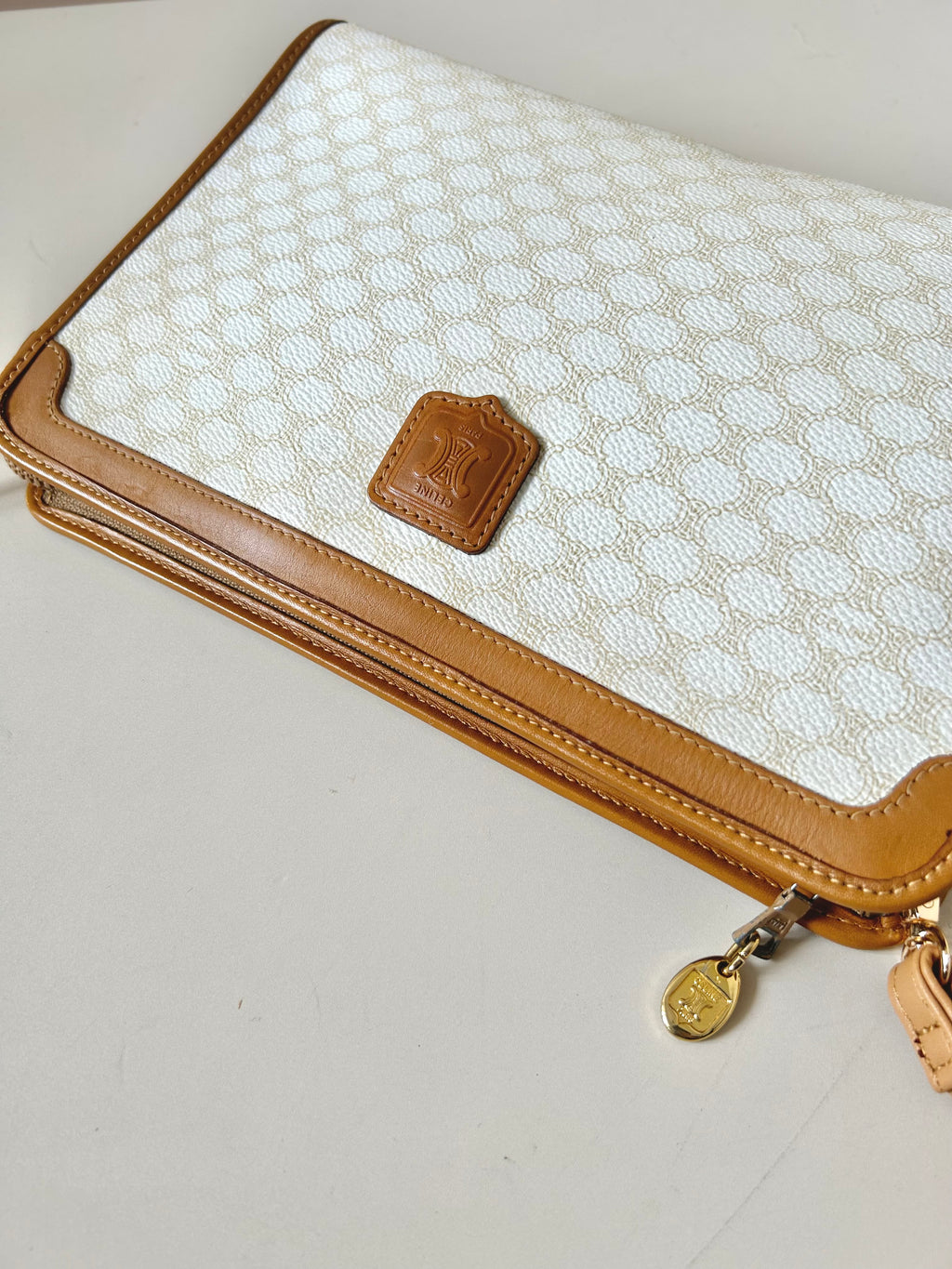 CELINE rare white old flower leather square small bag/clutch/side bag/crossbody bag
