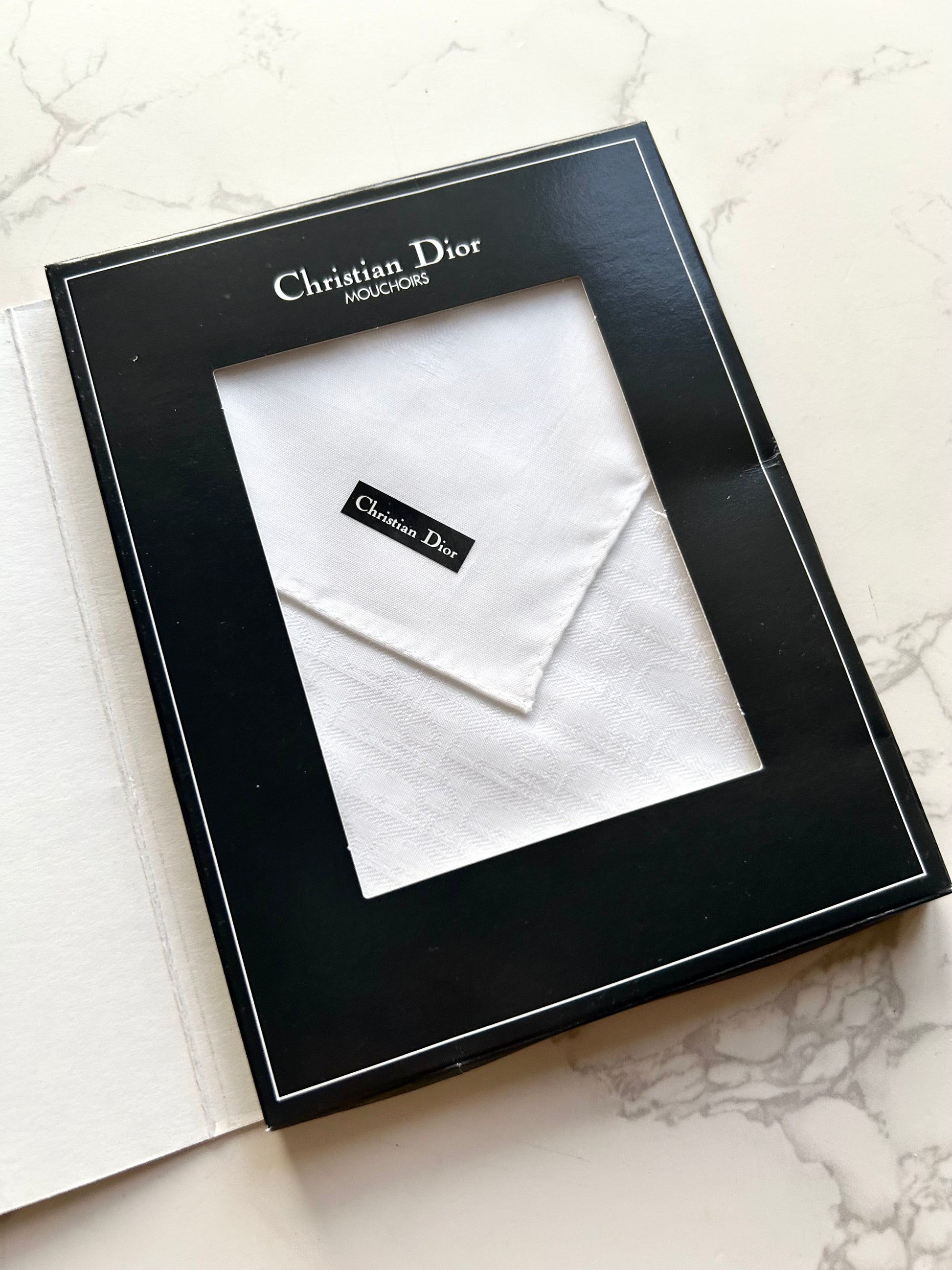 DIOR / FENDI中古方型絲巾（約46x46cm)或配件（隨機款式）· 新春禮品