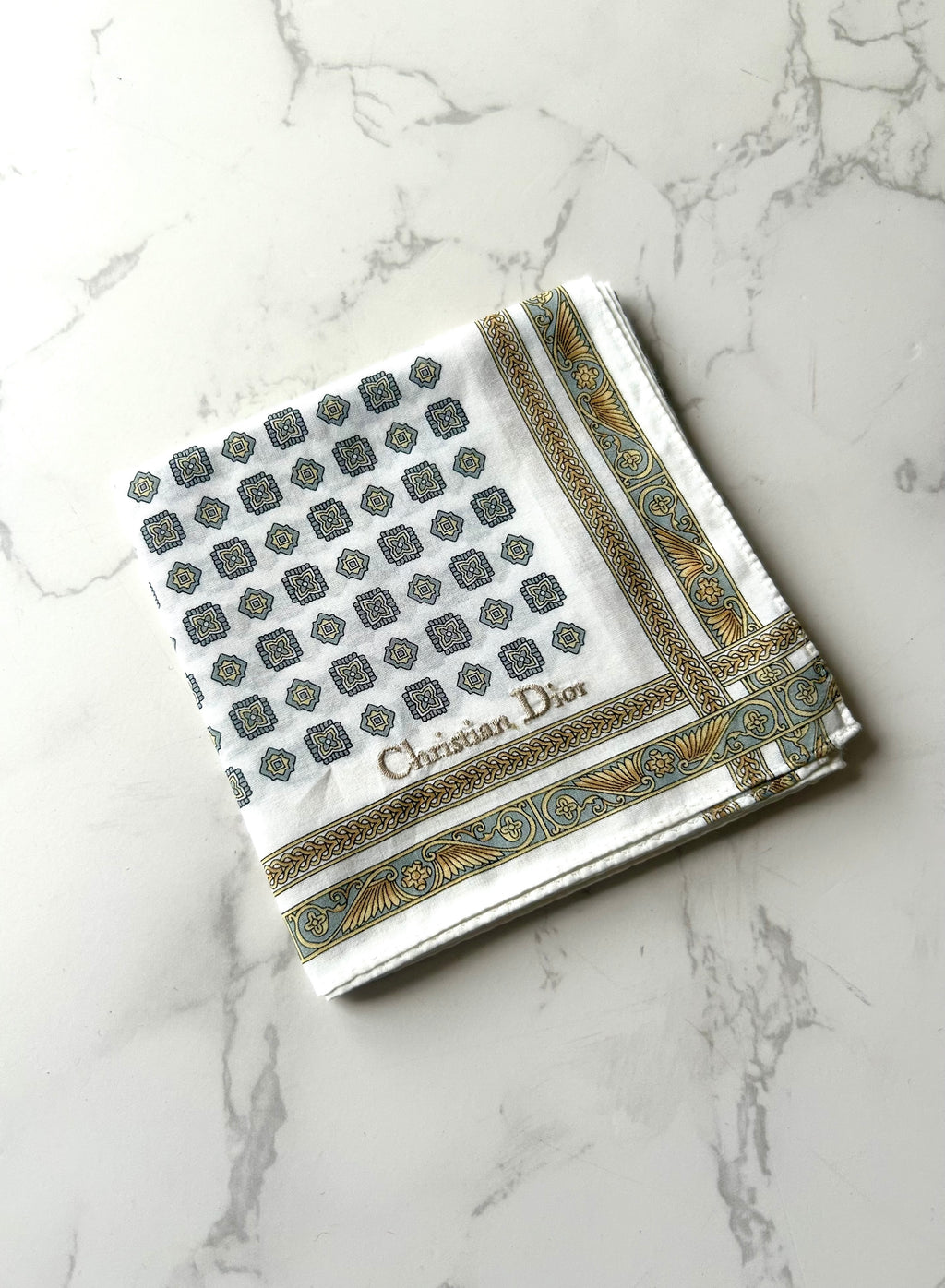 DIOR / FENDI中古方型絲巾（約46x46cm)或配件（隨機款式）· 新春禮品