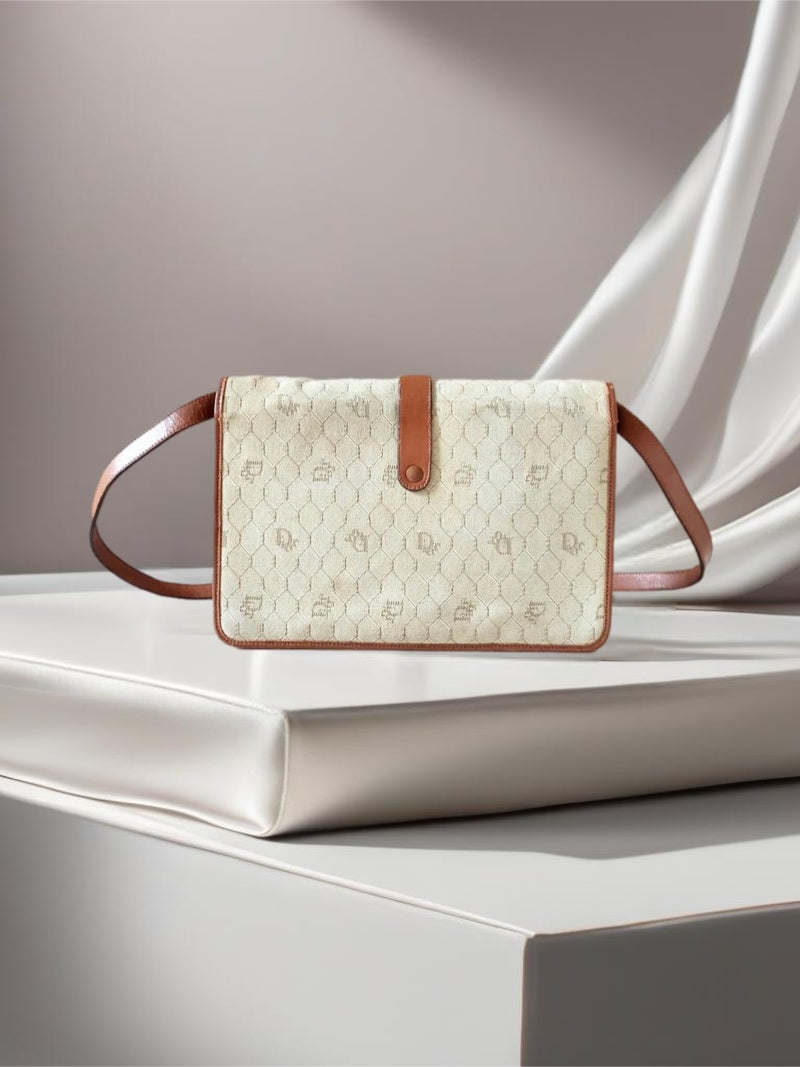 CHRISTIAN DIOR Earth Milk Tea Color Honeycomb Old Pattern Shoulder Bag / Side Bag