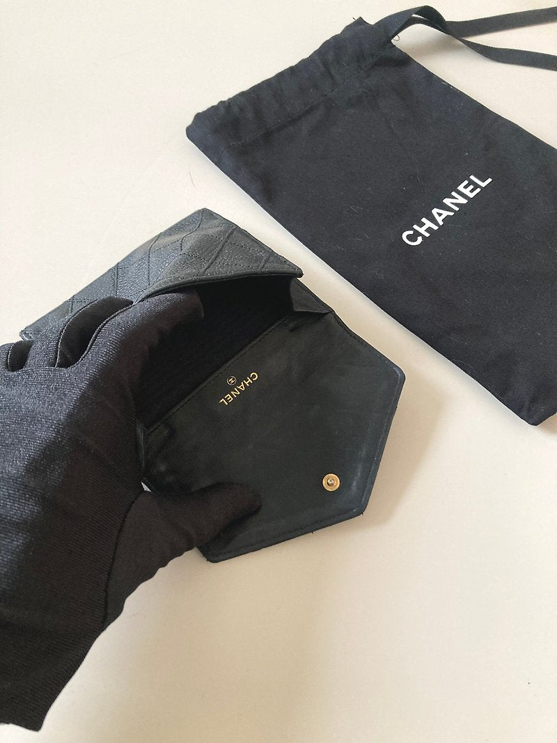 CHANEL 稀有雙面金扣黑色魚子醬牛皮皮革短夾/小錢包/銀包