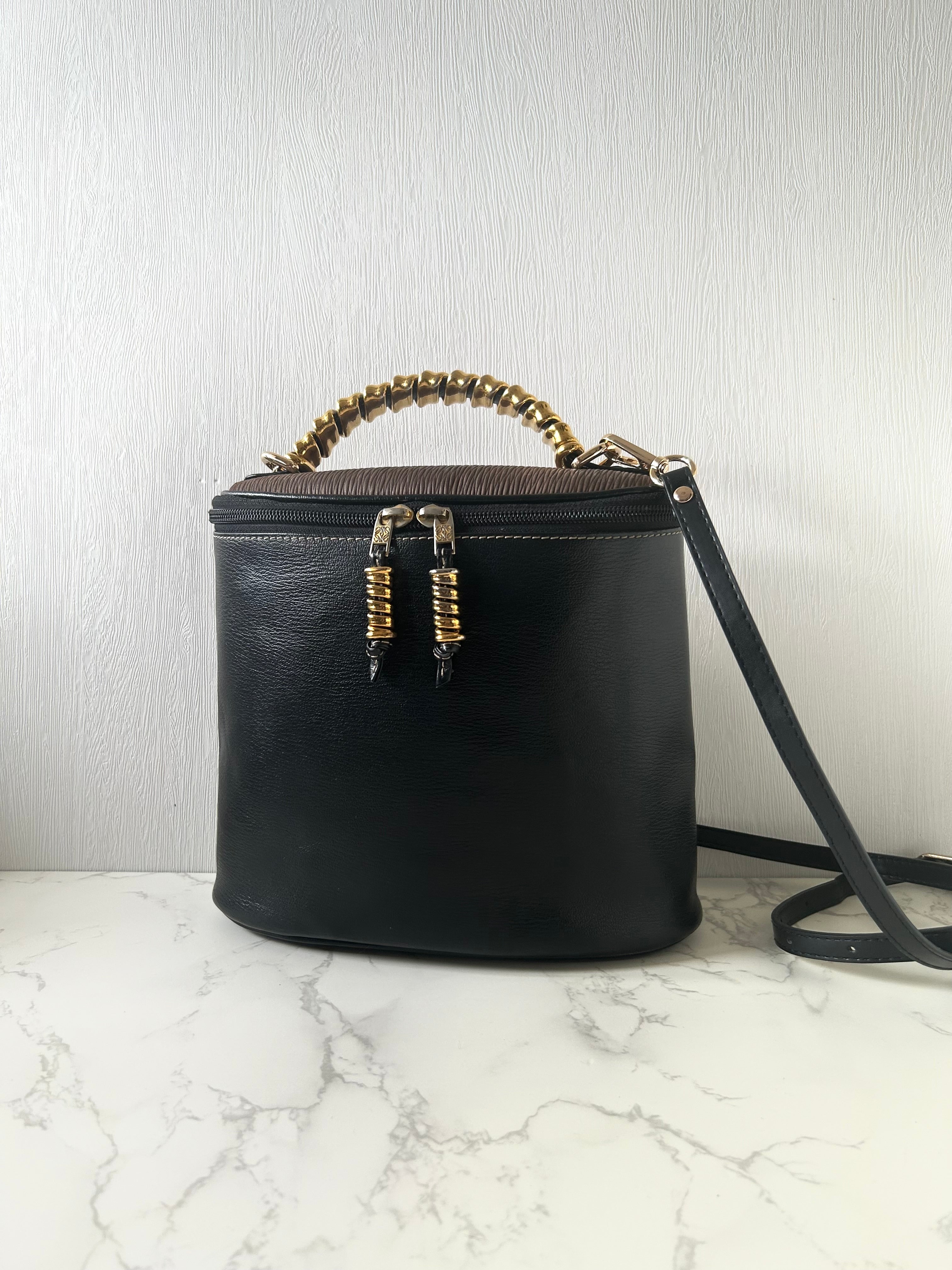 LOEWE gold snake bone black leather box dual-purpose side backpack/oblique backpack/handbag
