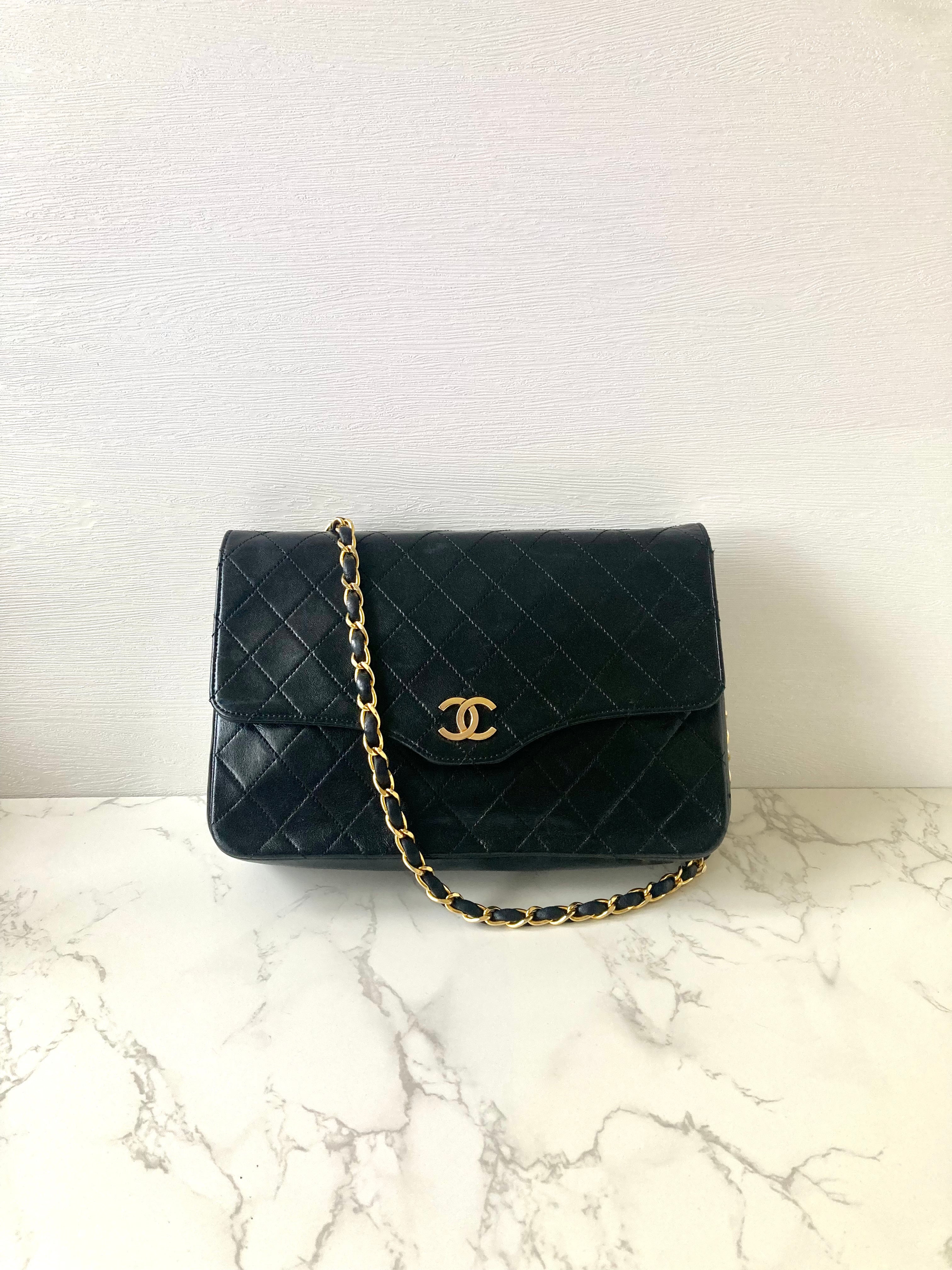 CHANEL Classic 24cm Flap Chain Bag