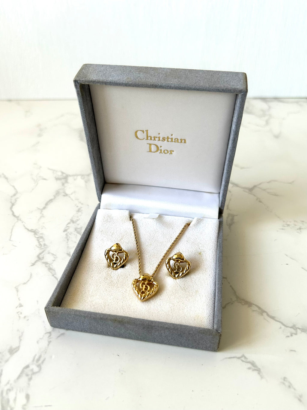 CHRISTIAN DIOR Comes in original box - Gold spiral heart necklace + earrings jewelry set