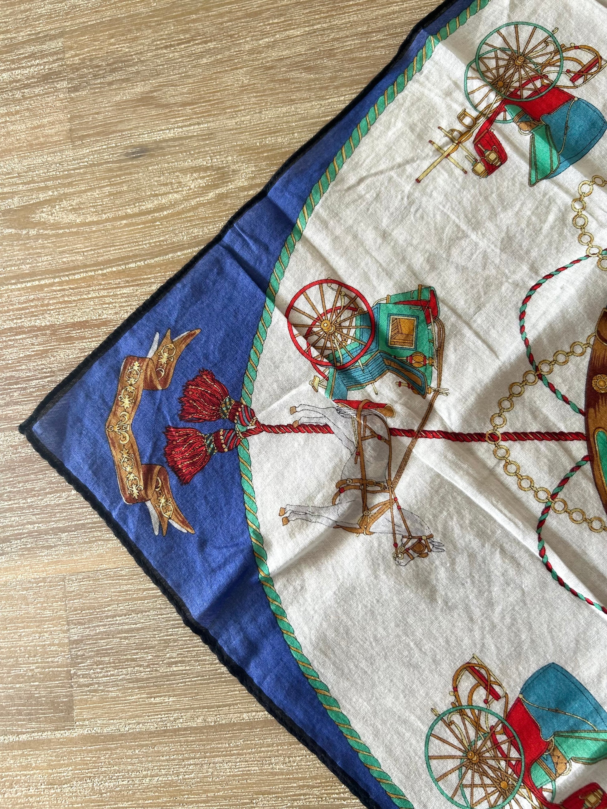 女神節滿額 HKD$3888贈品 - CELINE 藍白彩色馬車方型絲巾 46x46cm