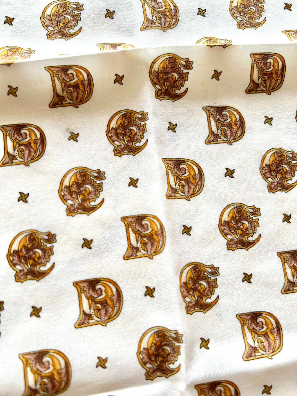 DIOR / FENDI中古方型絲巾（約46x46cm)或配件（隨機款式）· 新春禮品