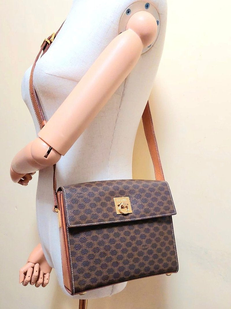 CELINE Brown Old Flower Leather Gold Buckle Small Envelope Box Small Bag/Side Bag/Messenger Bag - Japanese Second-hand Vintage