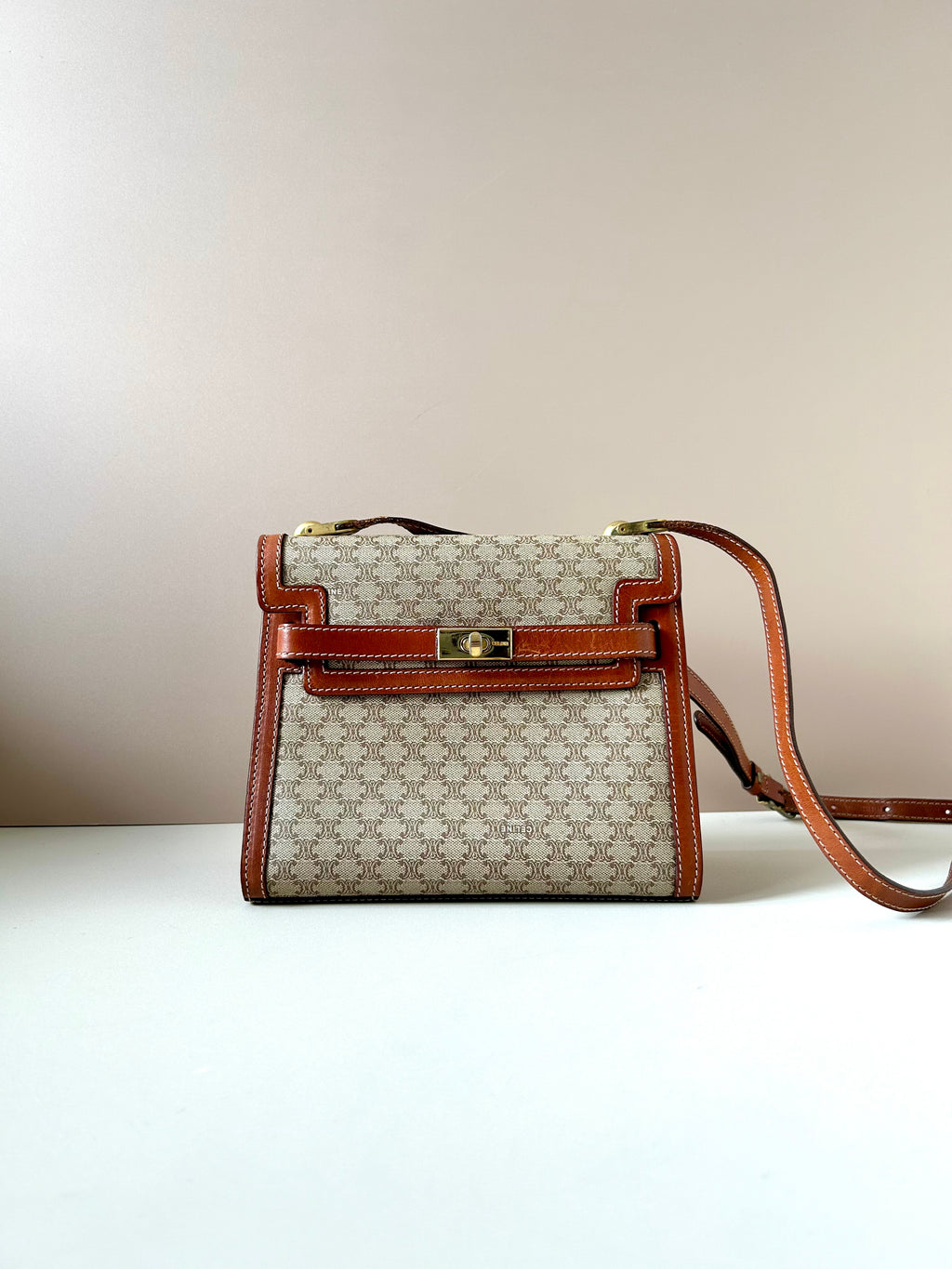 CELINE rare beige old flower Kelly box small bag/side bag/oblique bag