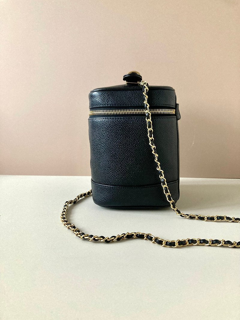 CHANEL 稀有豎版黑色魚子醬皮革Vanity盒子包/側背包/斜背包/手拿包