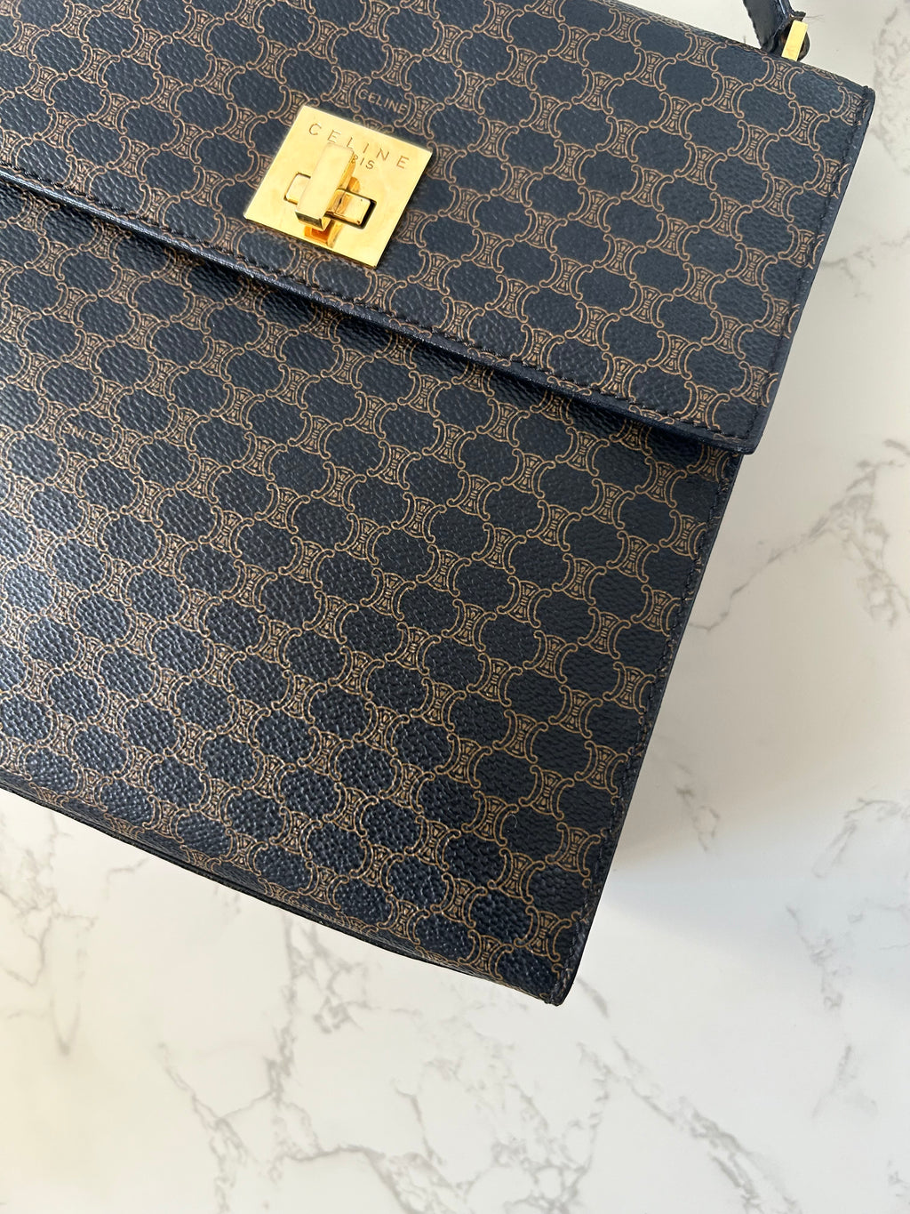 CELINE rare black old flower gold rotating buckle leather Kelly side bag / oblique bag