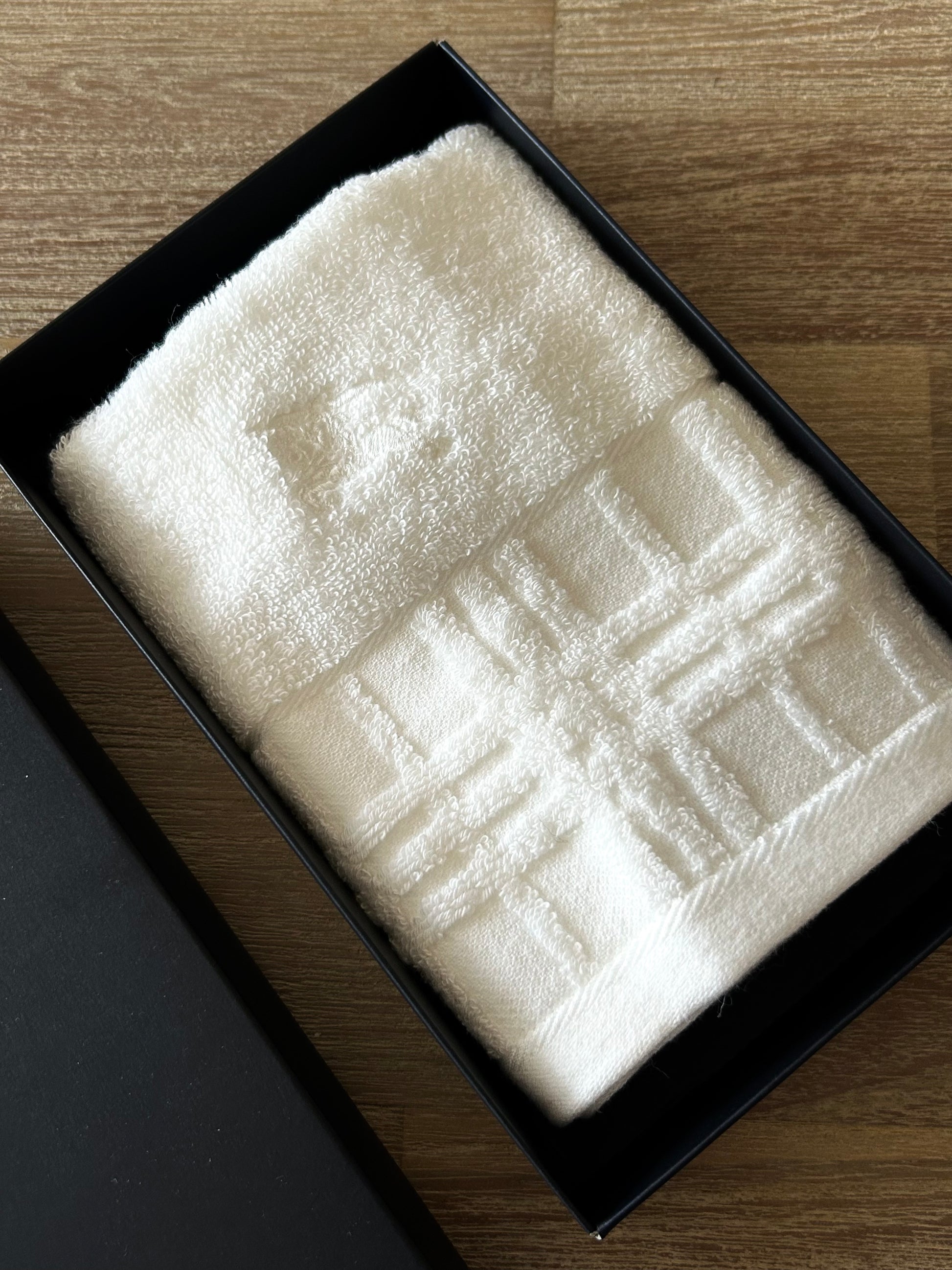 女神節滿額 HKD$3888贈品 - BURBERRYS經典毛巾禮盒