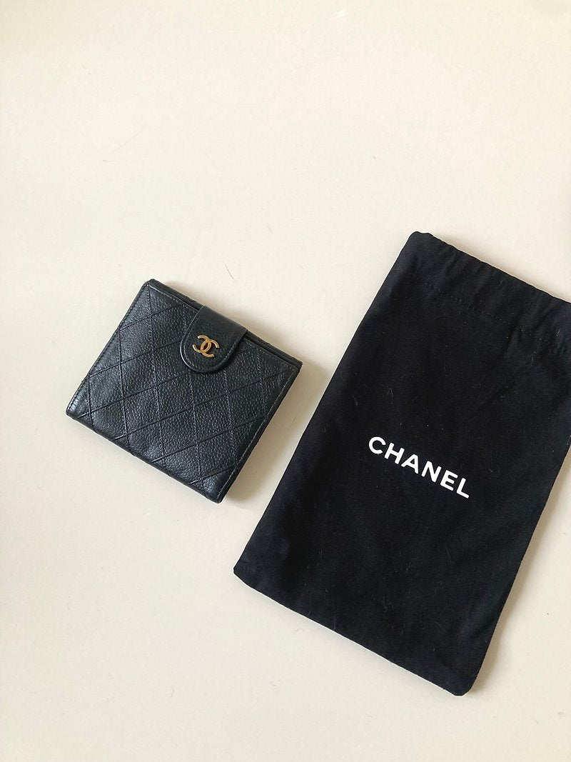 CHANEL 稀有雙面金扣黑色魚子醬牛皮皮革短夾/小錢包/銀包