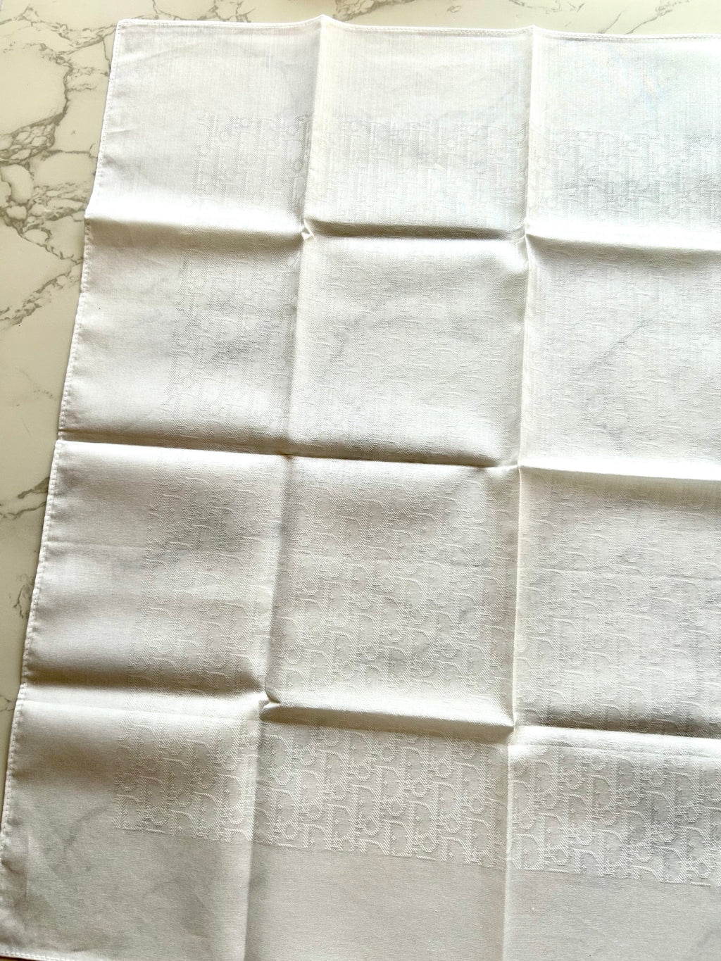 DIOR / FENDI中古方型絲巾（約46x46cm)或配件（隨機款式）· 新春禮品