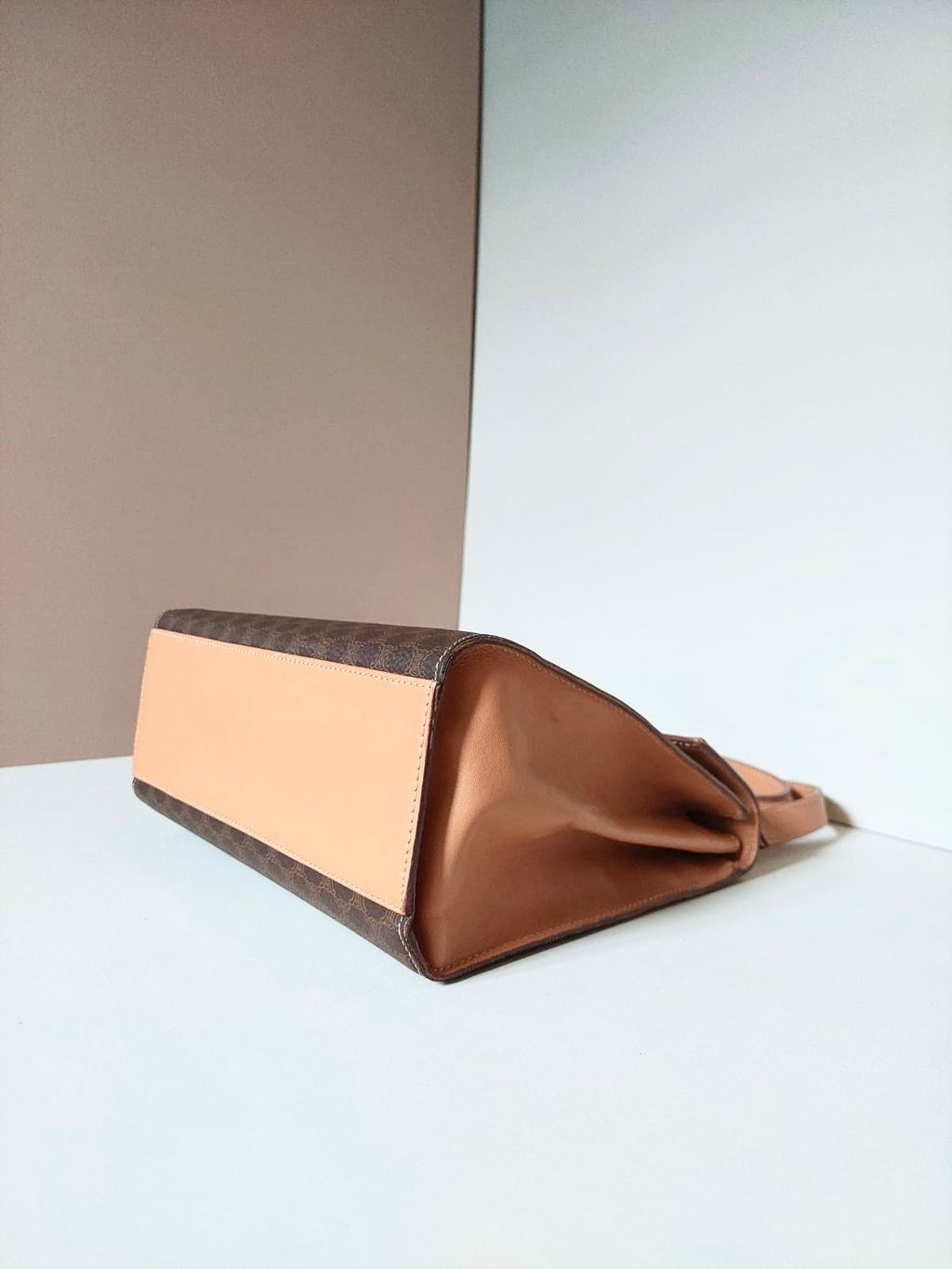 CELINE rare coffee color old flower small Kelly / side bag / oblique bag / handbag