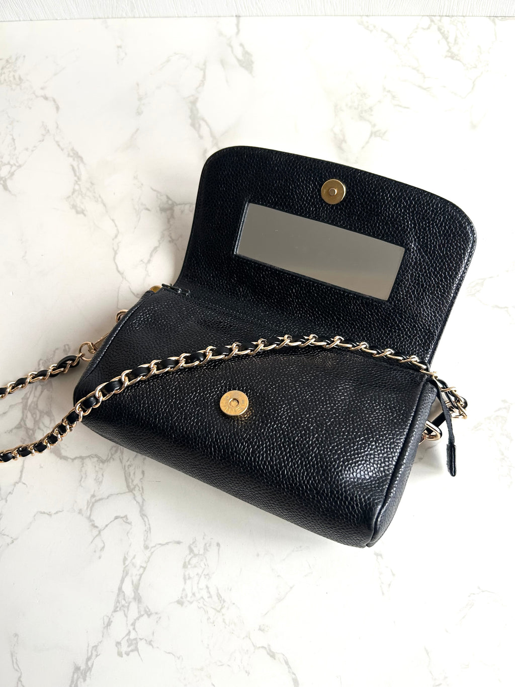 Chanel連鏡子黑金魚子醬皮革包 側背包 斜背包 中古包