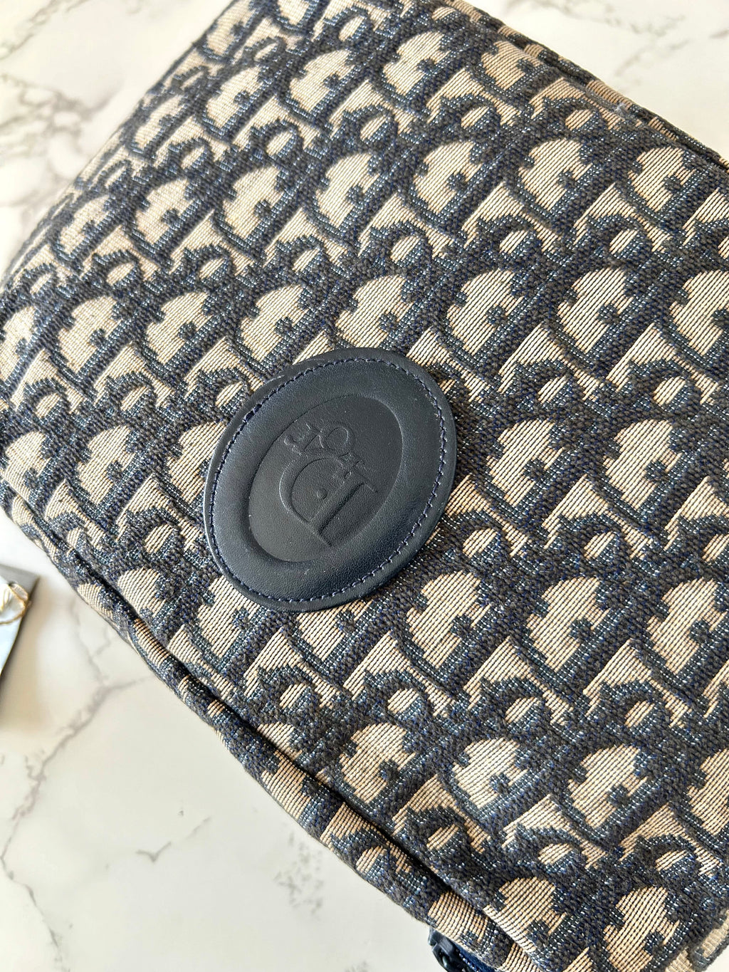 CHRISTIAN DIOR 稀有深藍色黑老花豆腐側背包