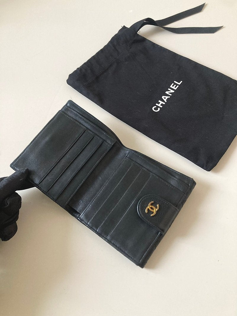 CHANEL 稀有雙面金扣黑色魚子醬牛皮皮革短夾/小錢包/銀包
