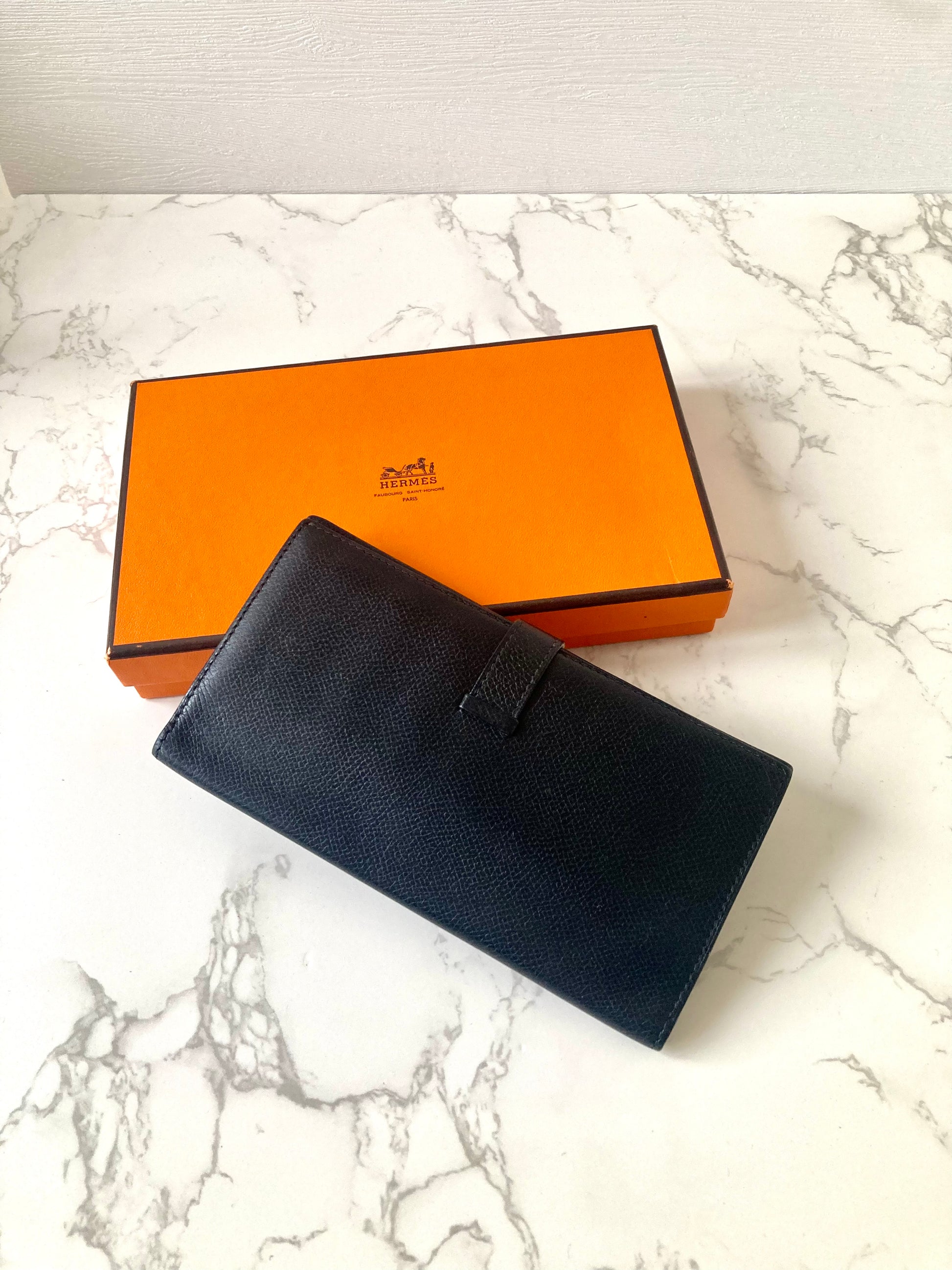 HERMES Black x Gold Epsom Leather Bearn H Bi-fold Wallet