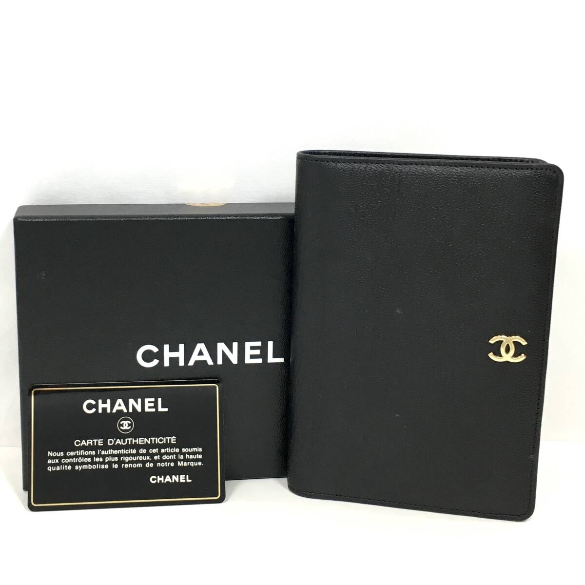 CHANEL 稀有黑色金Logo皮夾/錢包/護照套