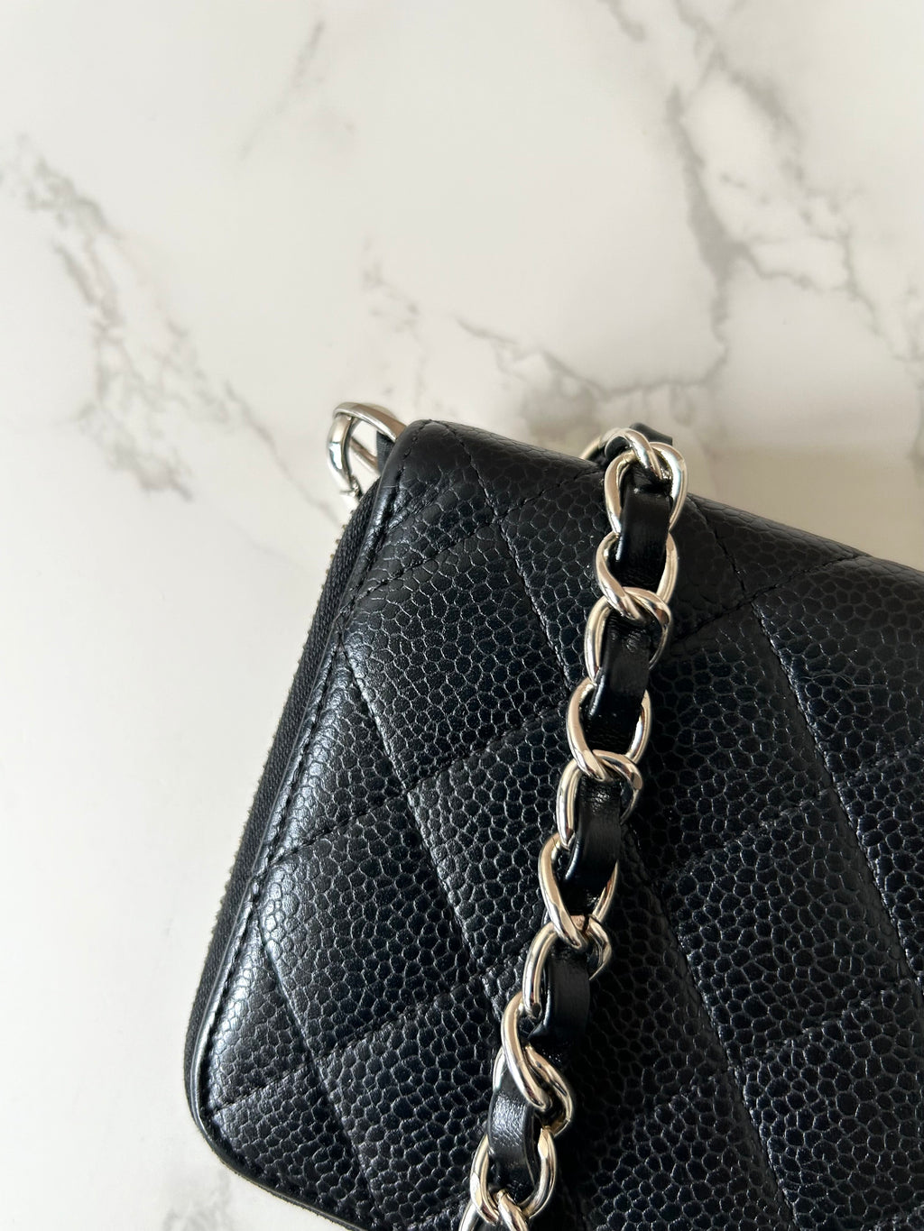 CHANEL black silver buckle caviar leather zipper side bag/crossbody bag/long clip/wallet