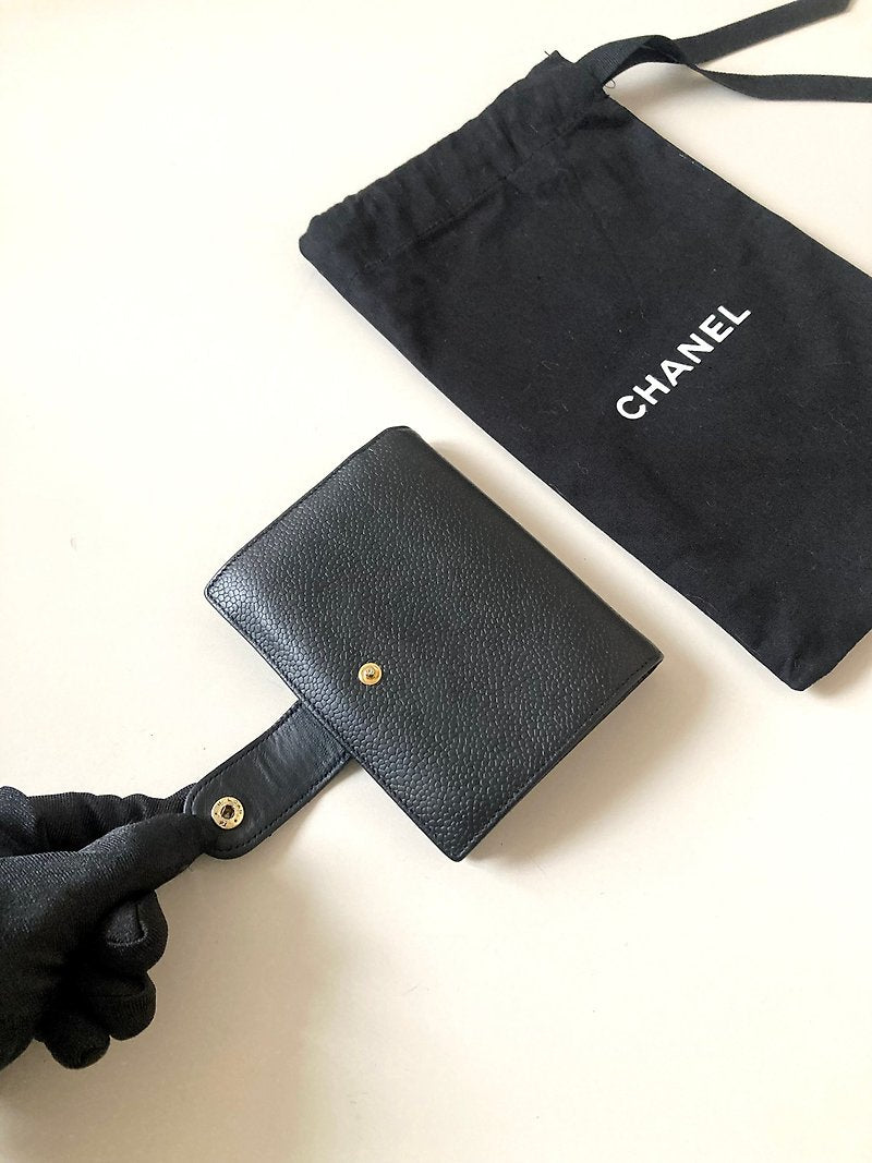 CHANEL rare black caviar cowhide large gold buckle leather short wallet / small wallet / wallet