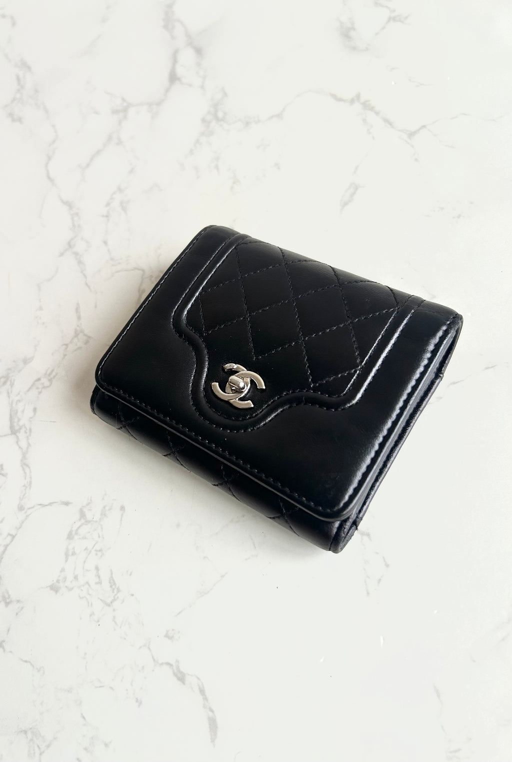Chanel 黑色Matelasse銀扣皮革短夾 錢包 皮夾
