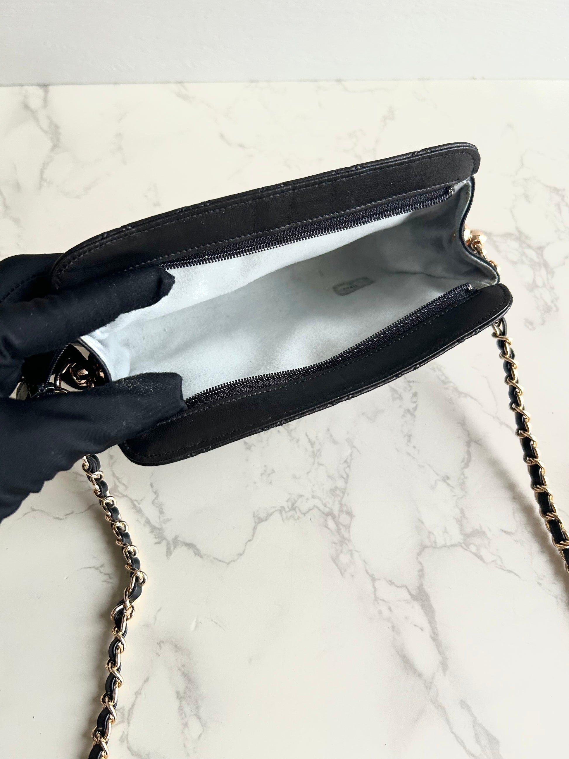 Chanel 黑色小羊皮革Matelassé斜背包/單肩包/側背包