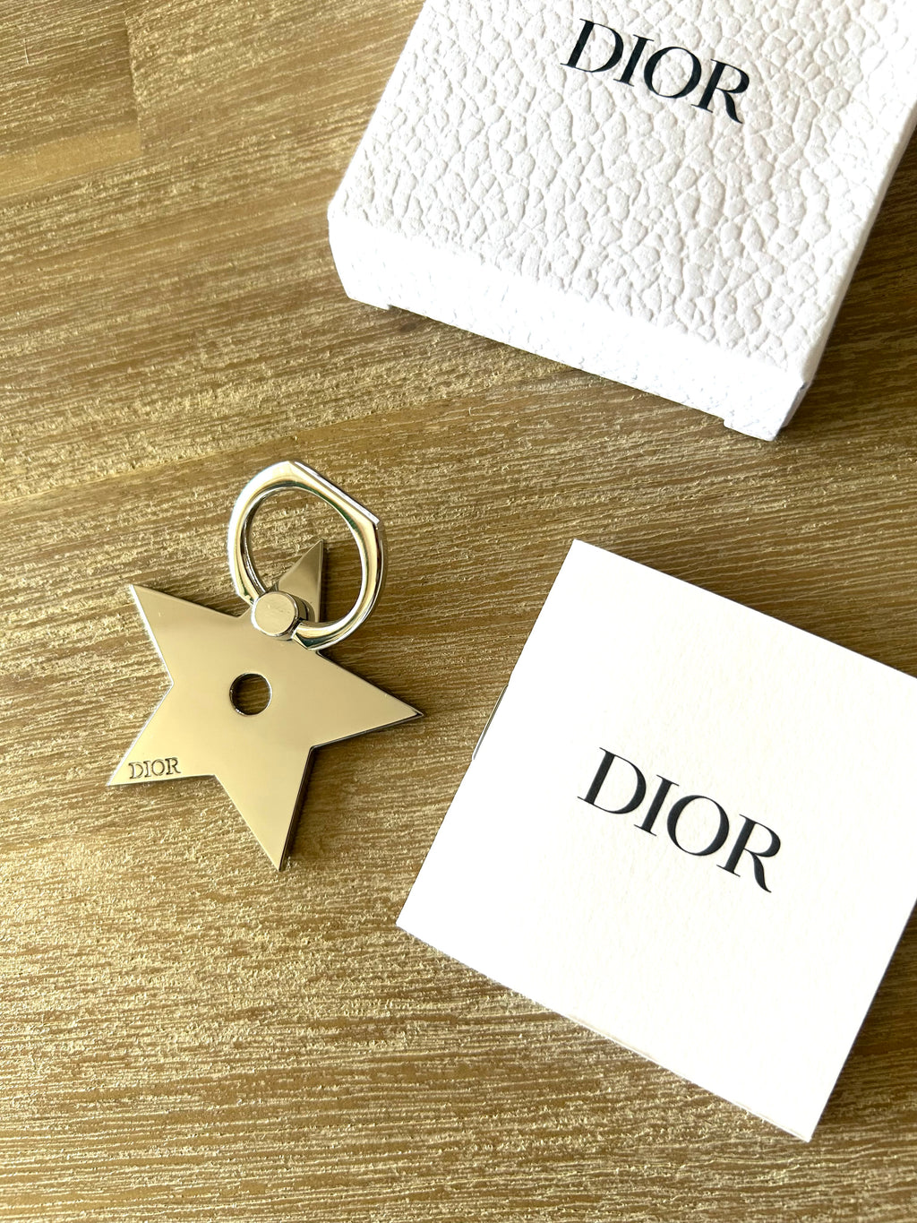 女神節滿額 HKD$3888贈品 - CHRISTIAN DIOR 星星手機支架