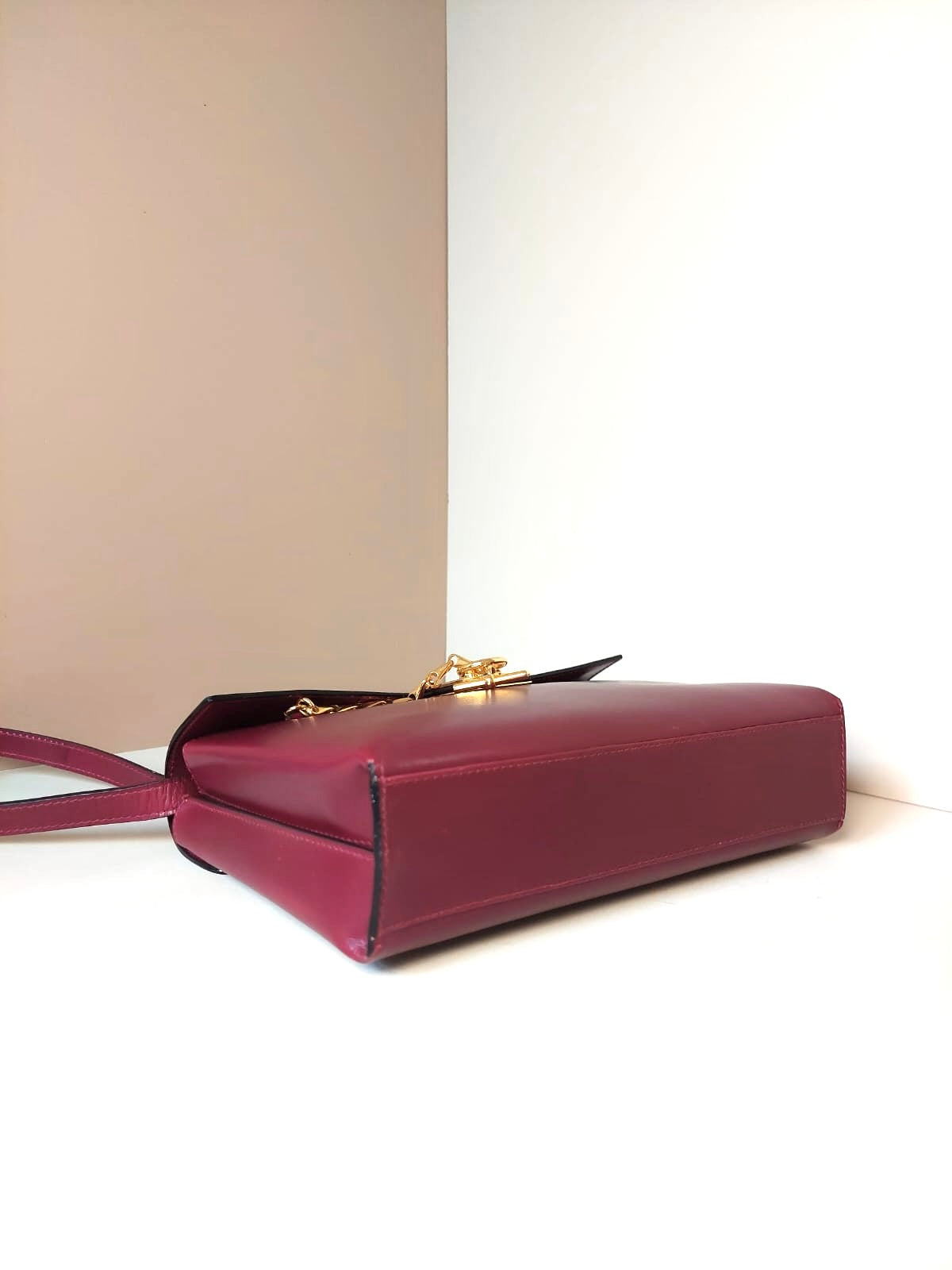 CELINE rare wine red gold teardrop rudder chain leather box small bag / side bag / oblique bag