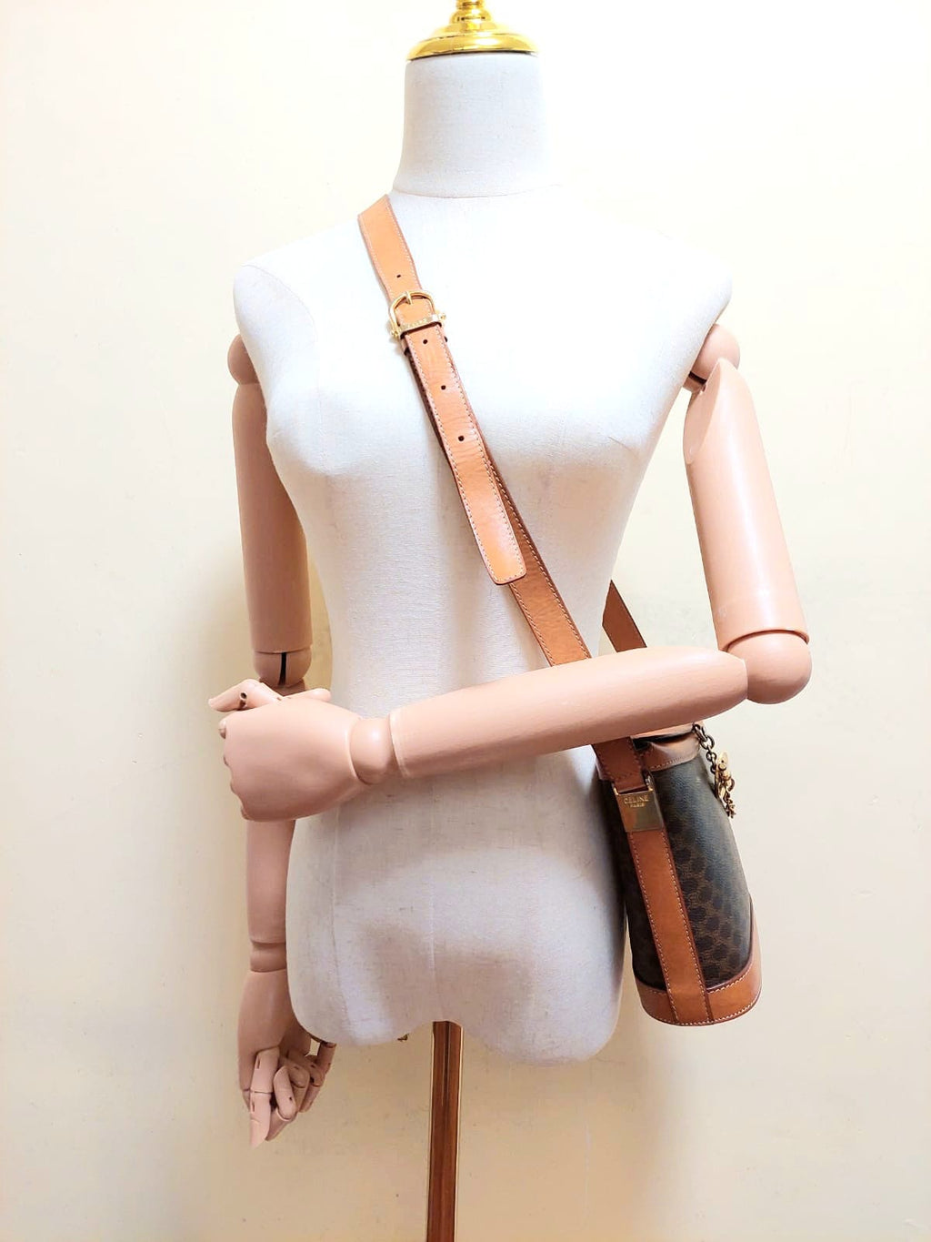 CELINE rare coffee color old flower chain French fry small bag / side bag / oblique bag