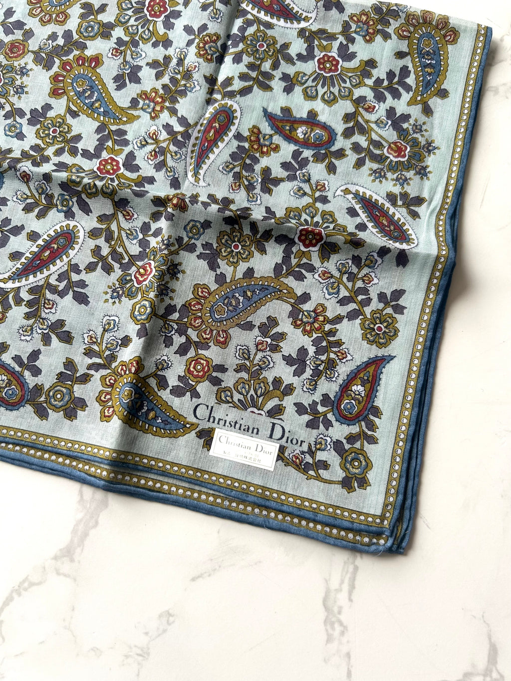 DIOR / FENDI中古方型絲巾（約46x46cm)或配件（隨機款式）· 新春禮品