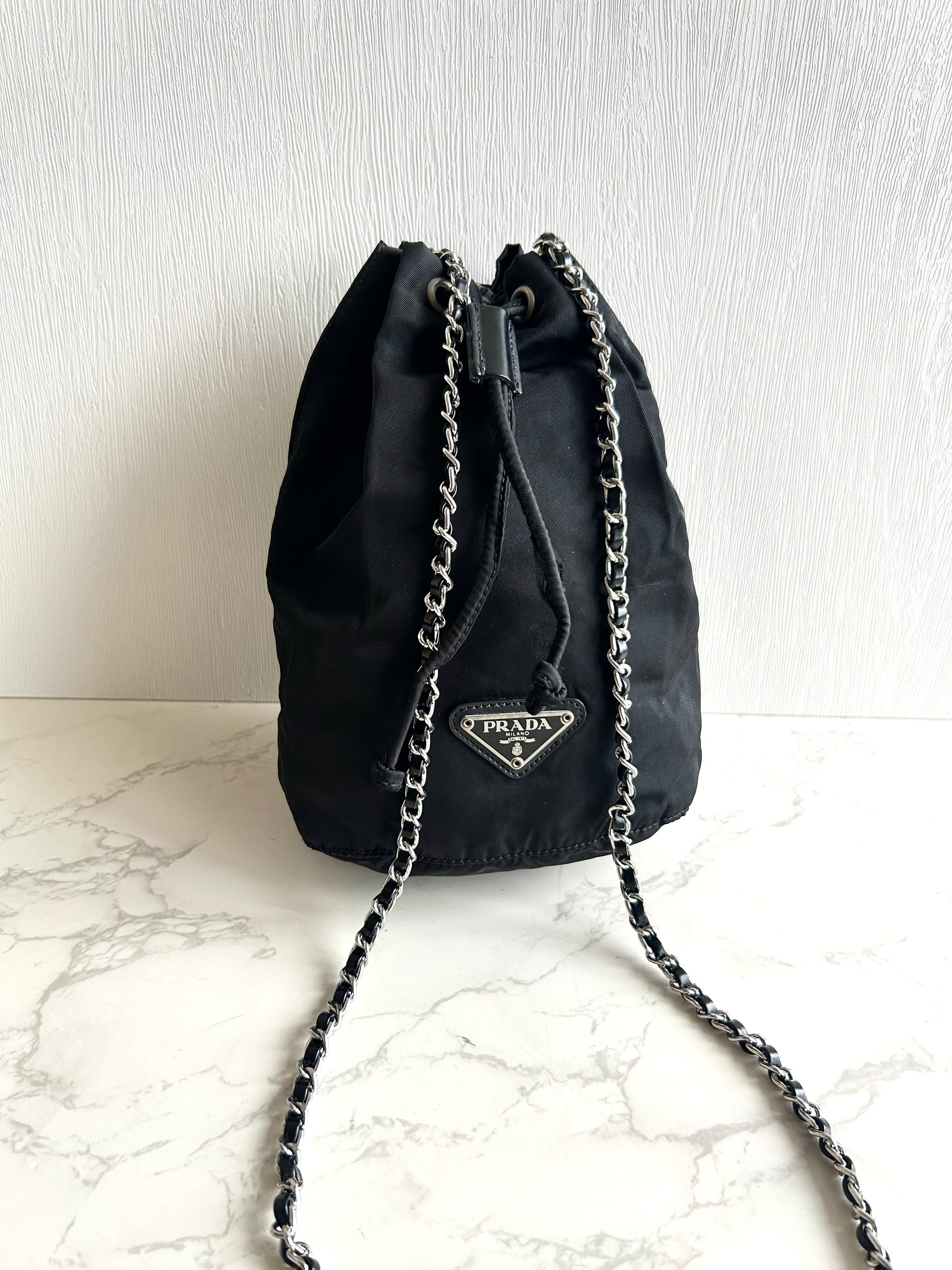 中古Prada黑銀鏈子迷你水桶包 側背包 斜背包