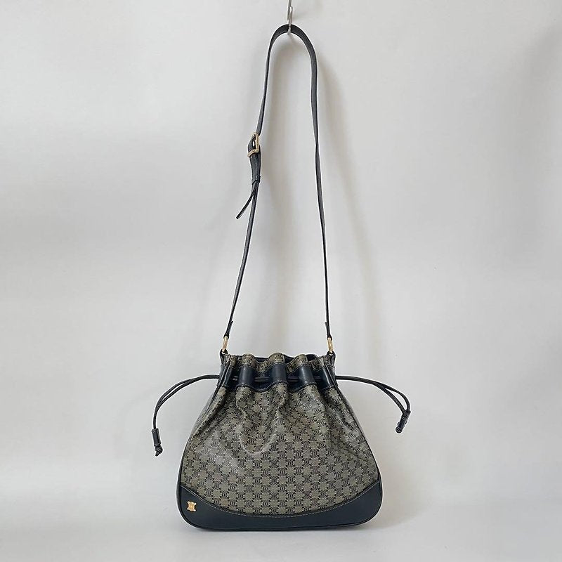 CELINE rare black old flower gold Arc de Triomphe leather shoulder drawstring bucket bag / side backpack