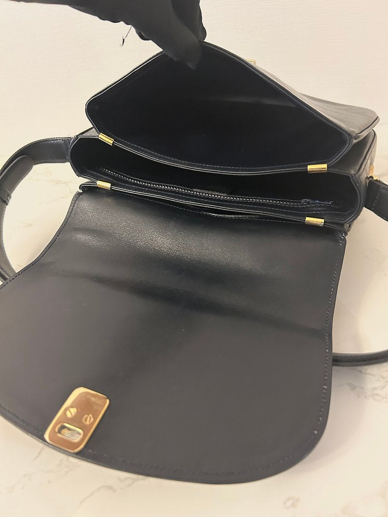 CELINE black leather gold Arc de Triomphe buckle small bag/shoulder bag/side backpack/