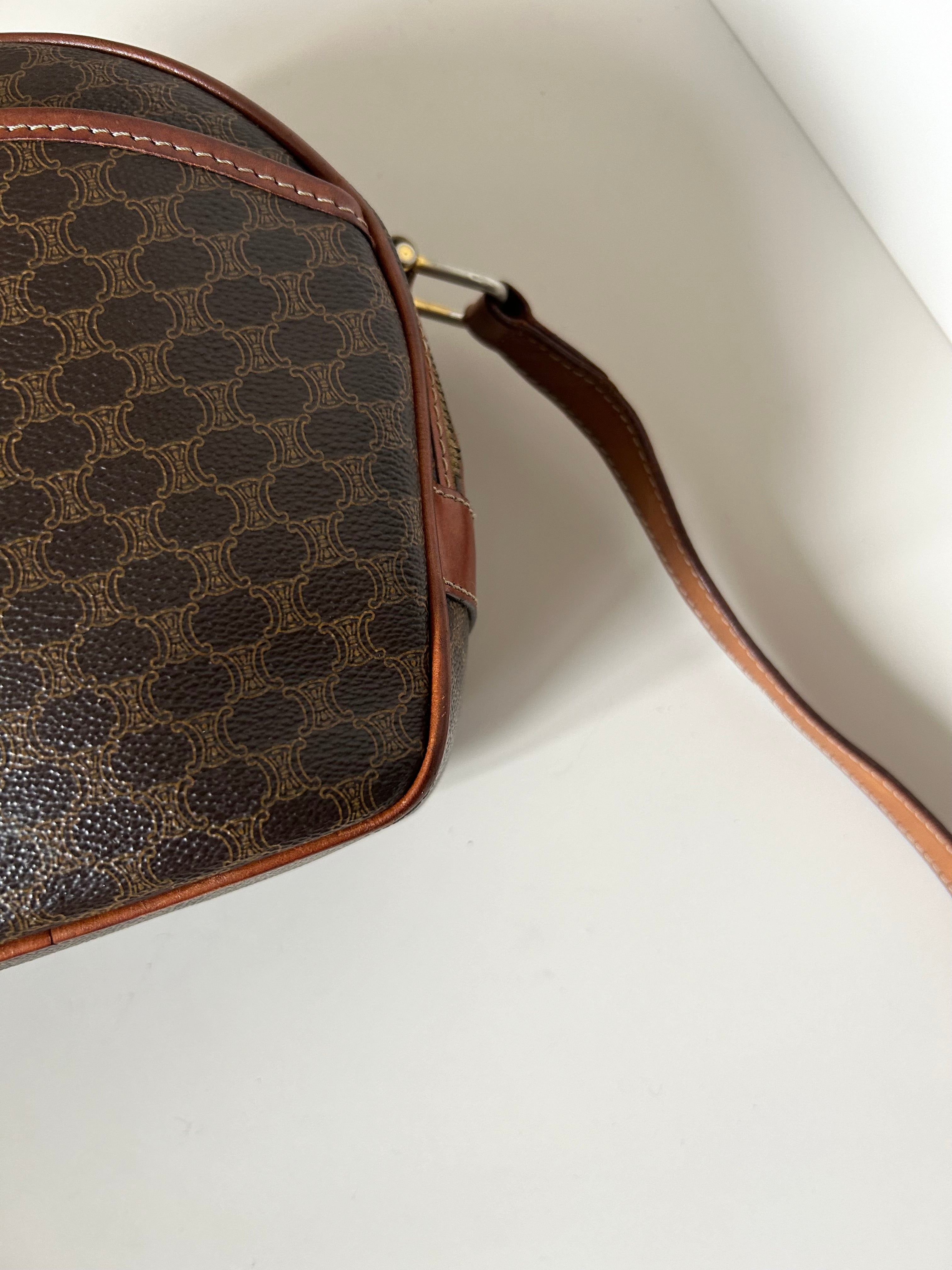 CELINE rare coffee-colored old flower small shell box bag/side backpack/oblique backpack