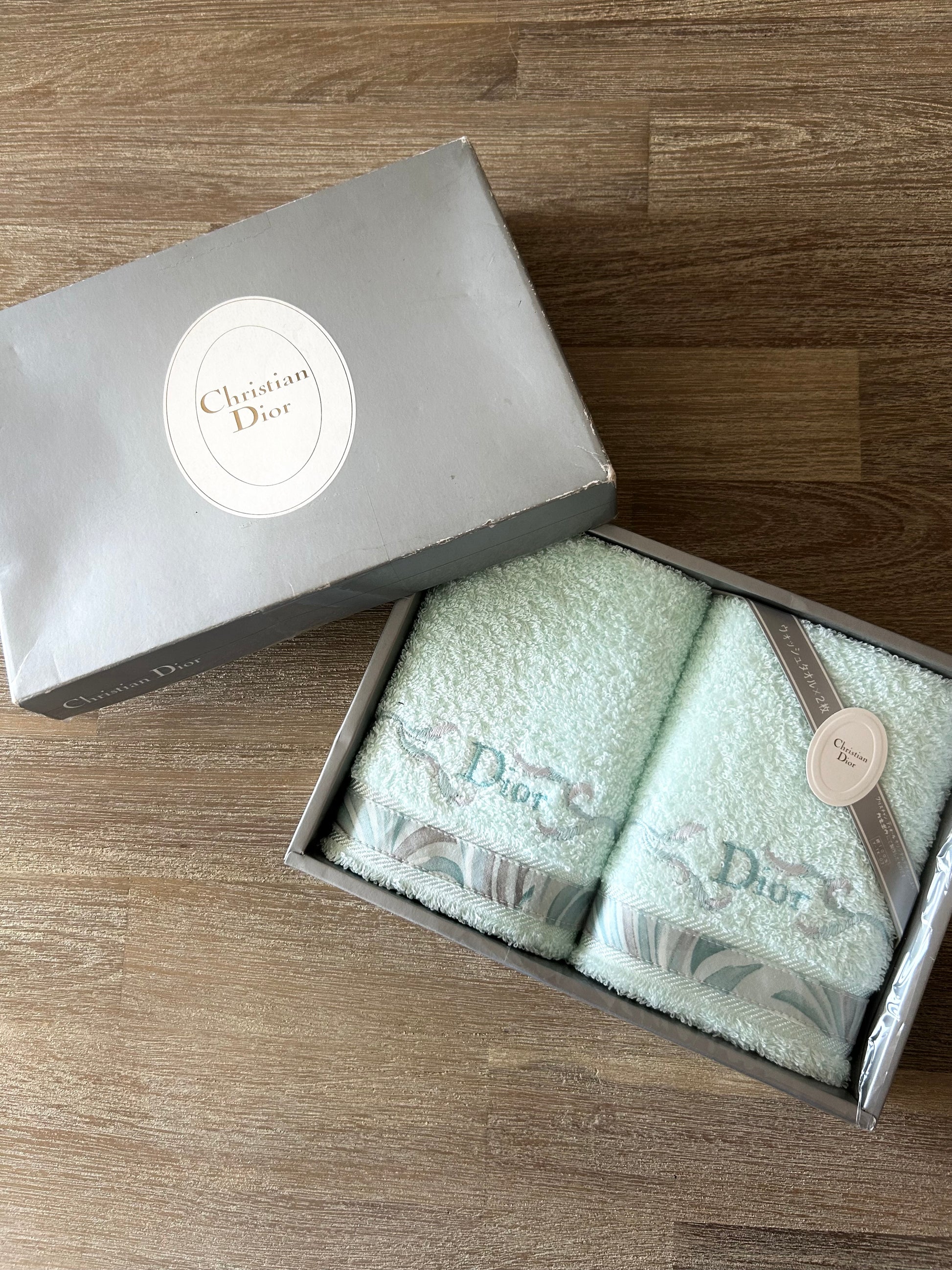 女神節滿額 HKD$3888贈品 - CHRISTIAN DIOR經典毛巾禮盒