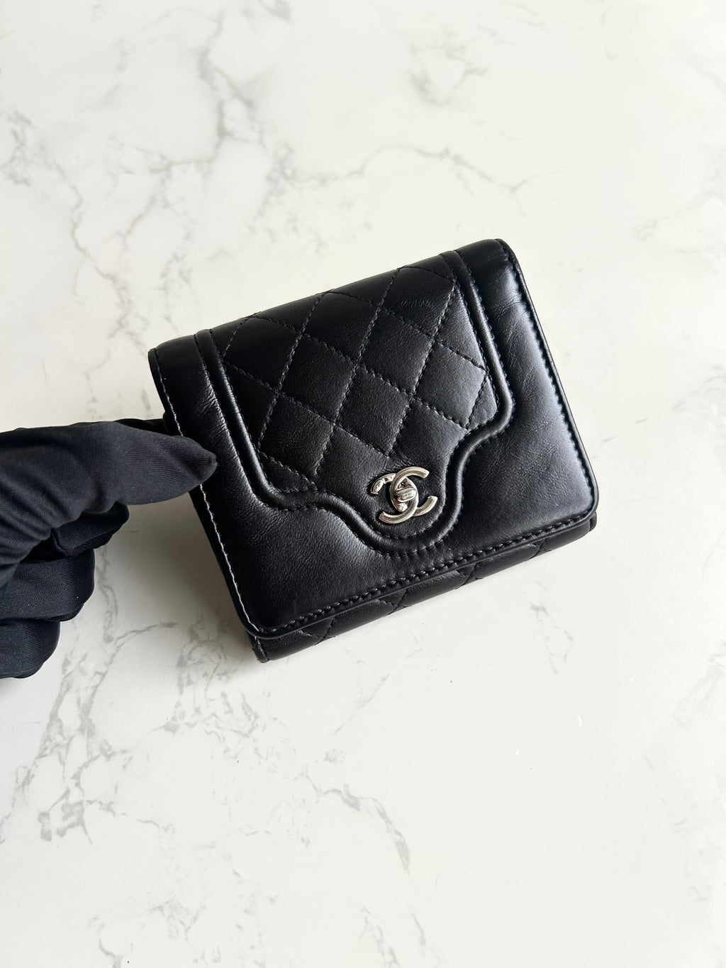 Chanel 黑色Matelasse銀扣皮革短夾 錢包 皮夾