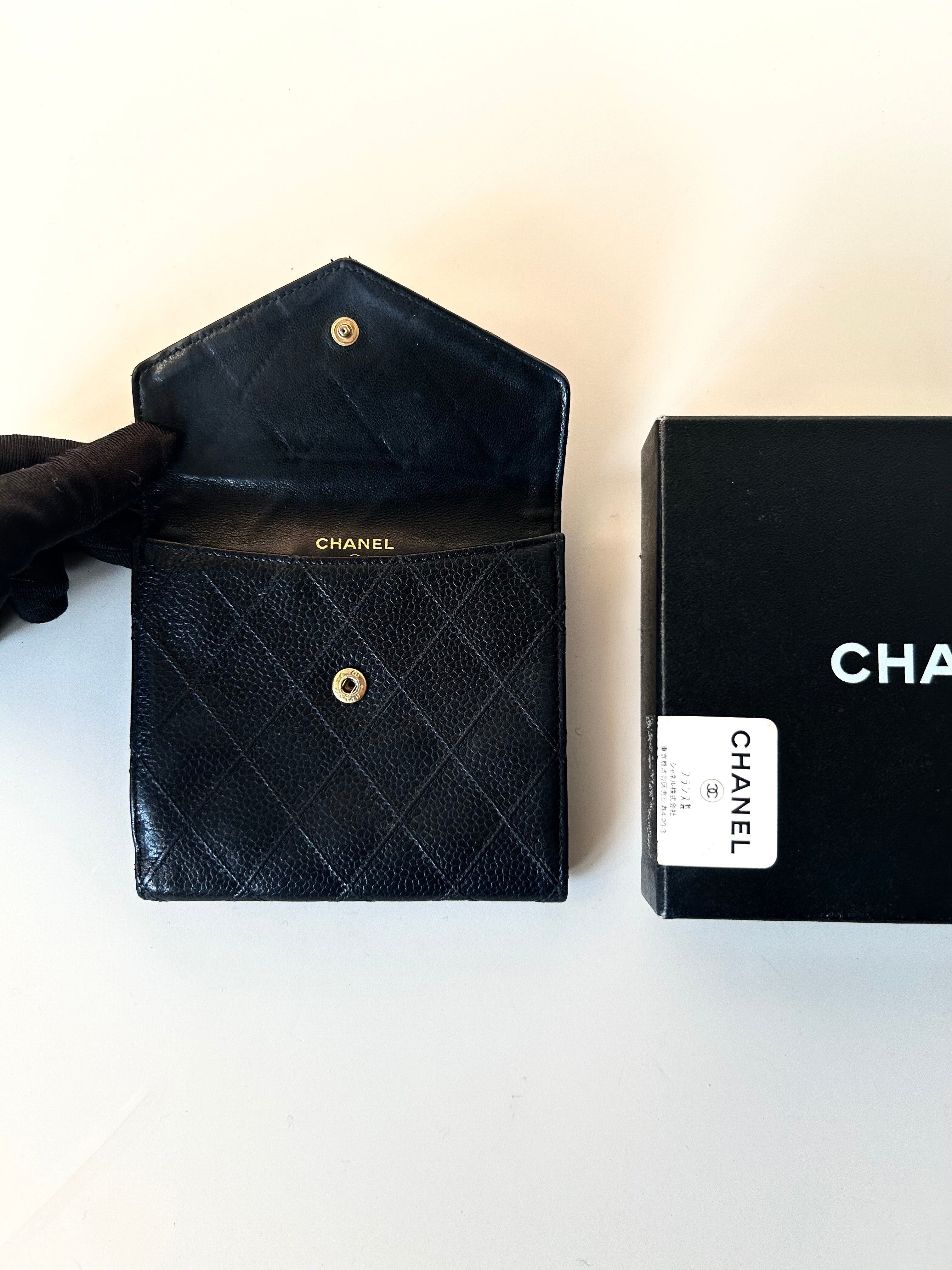 CHANEL rare double-sided gold buckle black caviar cowhide leather short wallet / small wallet / wallet