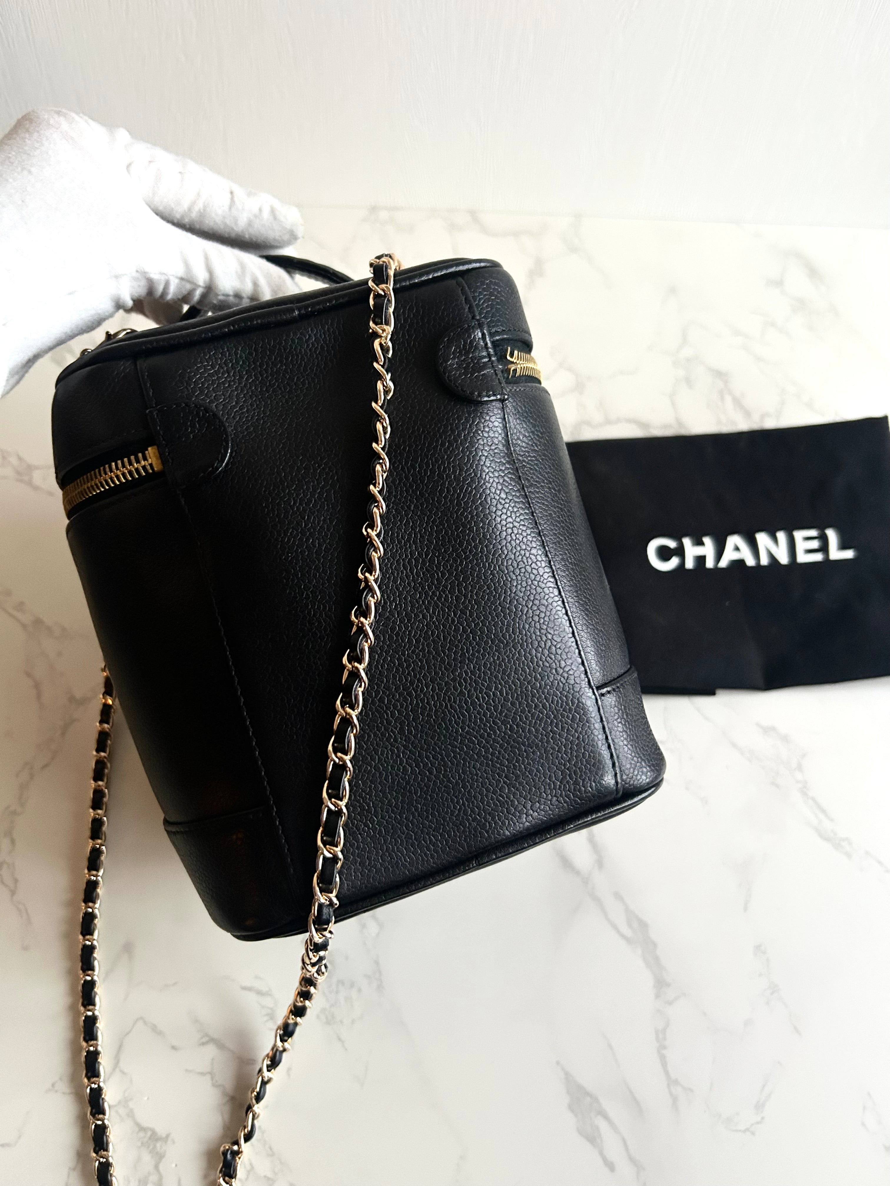 Chanel黑色金扣魚子醬Vanity盒子包/斜背包/側背包/單肩包